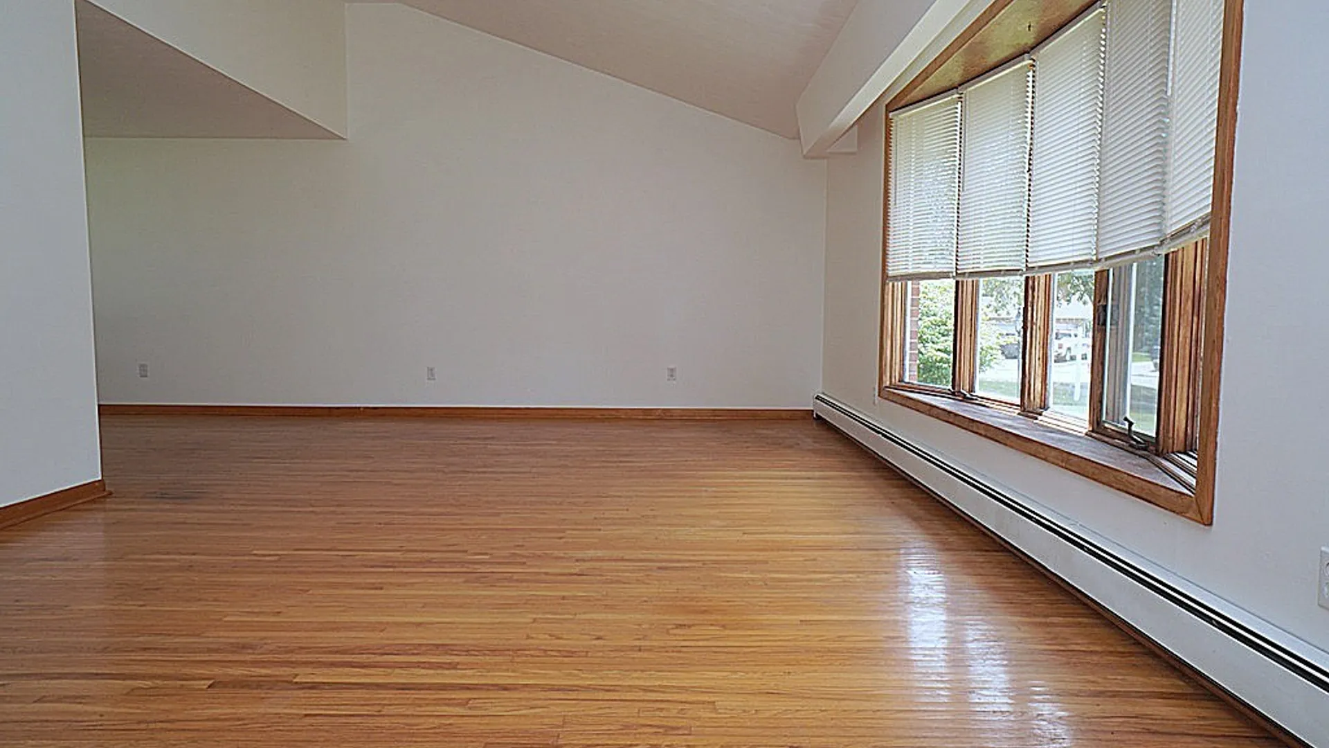 Property at 23 Willow Drive, West Seneca, NY 14224 8