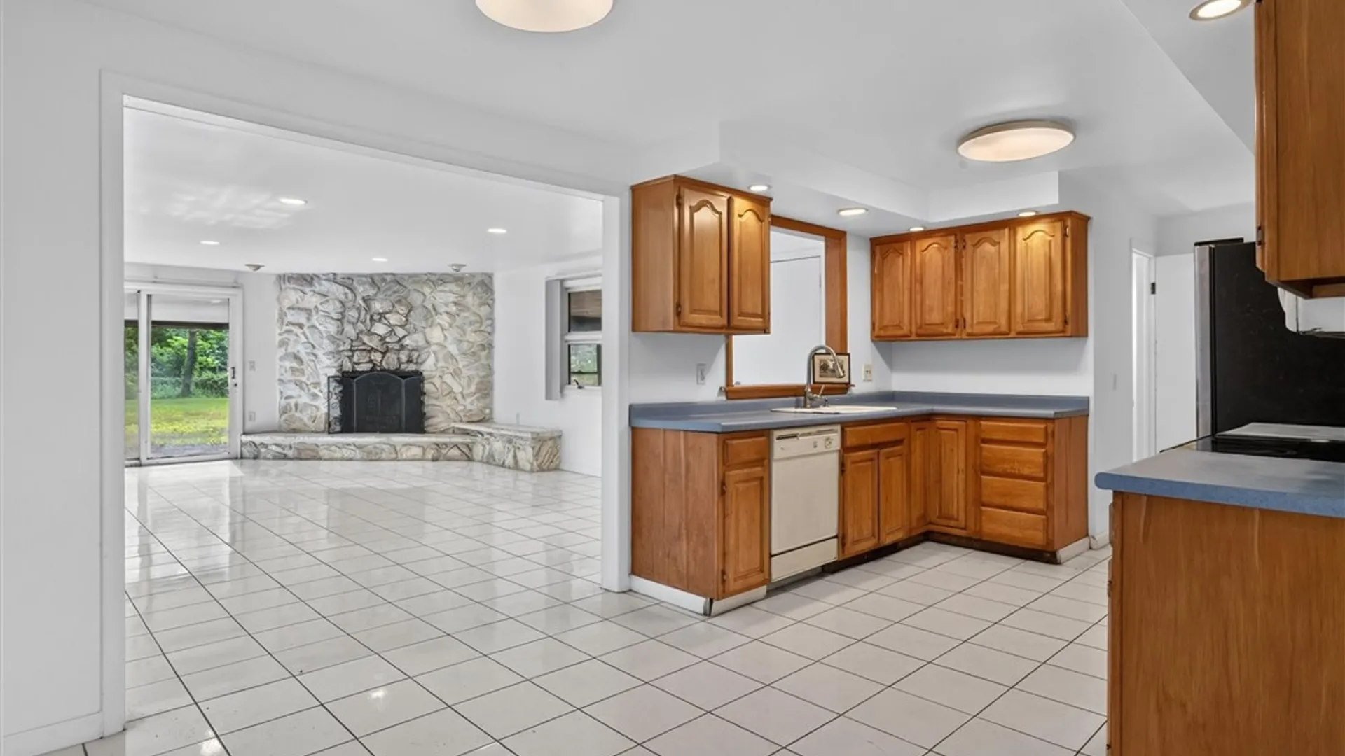 Property at 526 Sharon Drive, Greece, NY 14626 17
