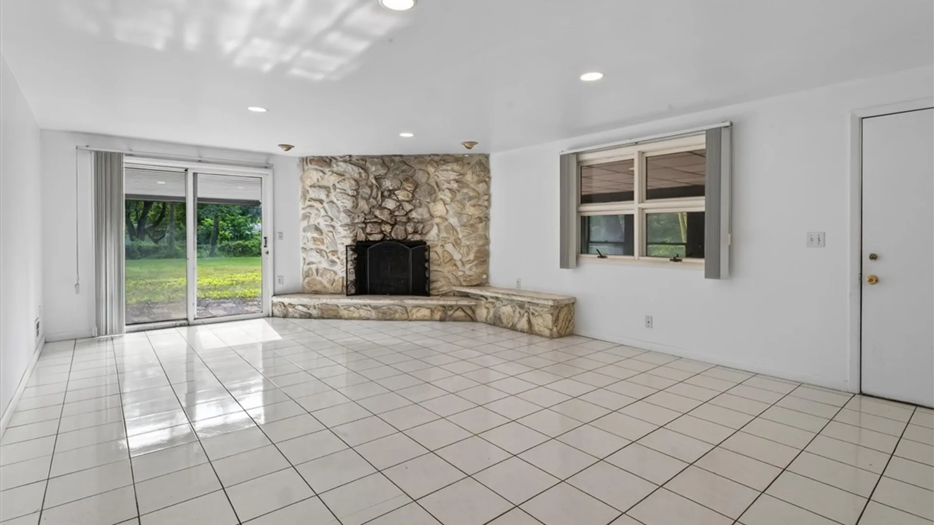 Property at 526 Sharon Drive, Greece, NY 14626 20