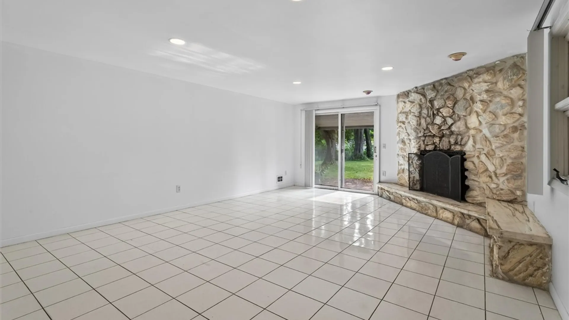 Property at 526 Sharon Drive, Greece, NY 14626 21