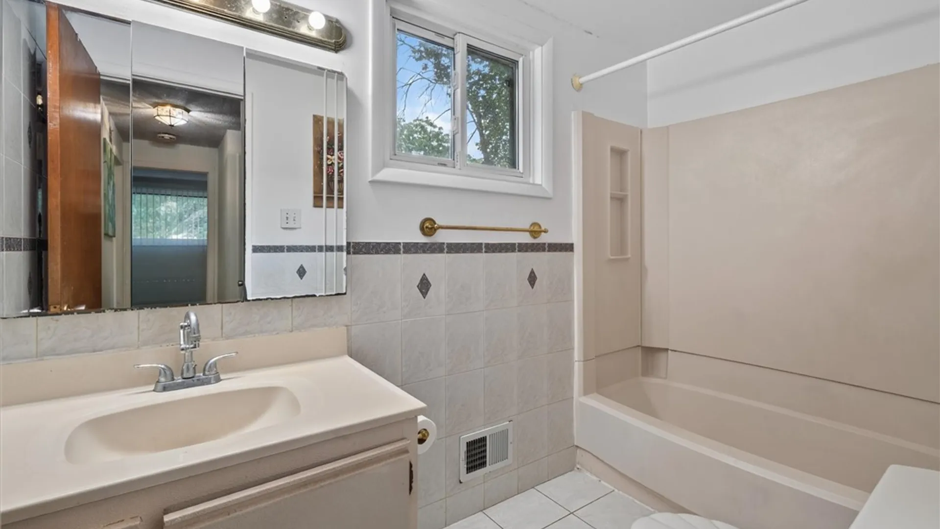 Property at 526 Sharon Drive, Greece, NY 14626 31