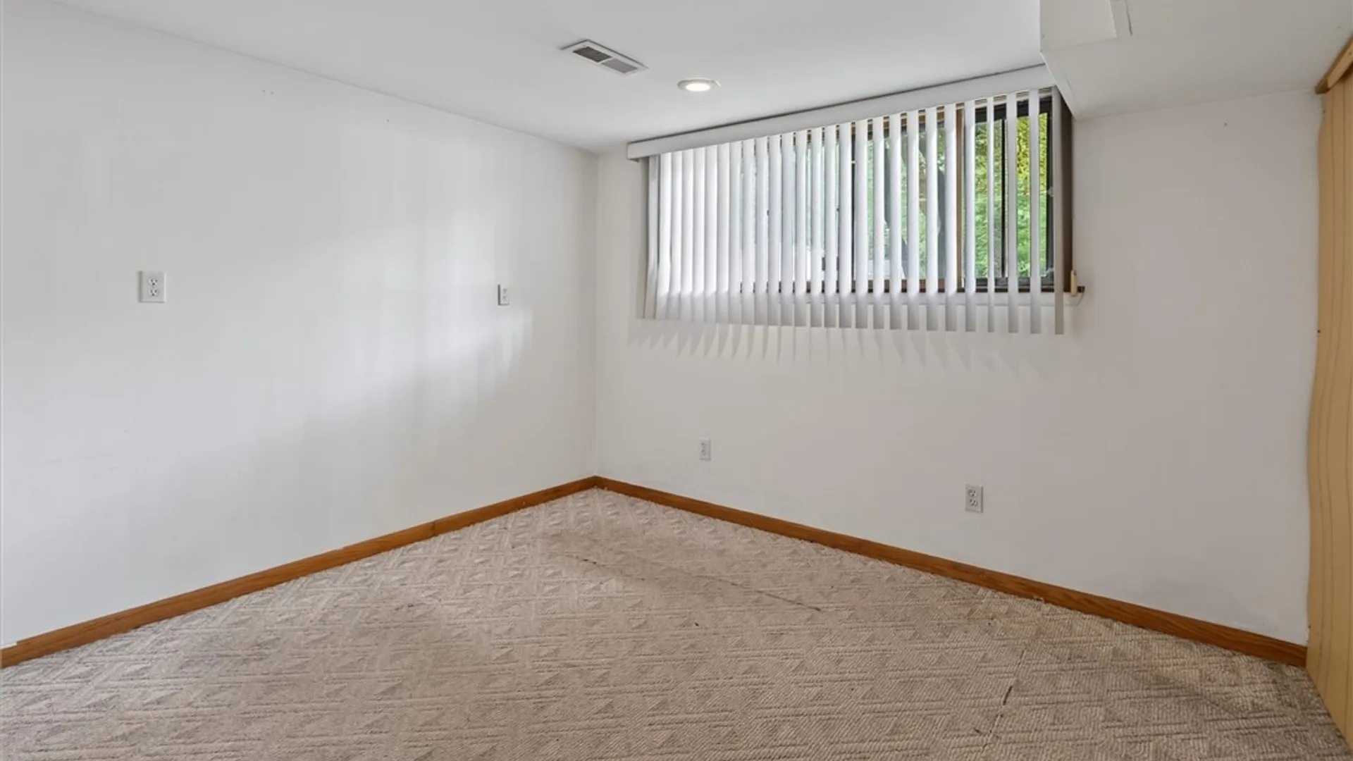 Property at 526 Sharon Drive, Greece, NY 14626 32