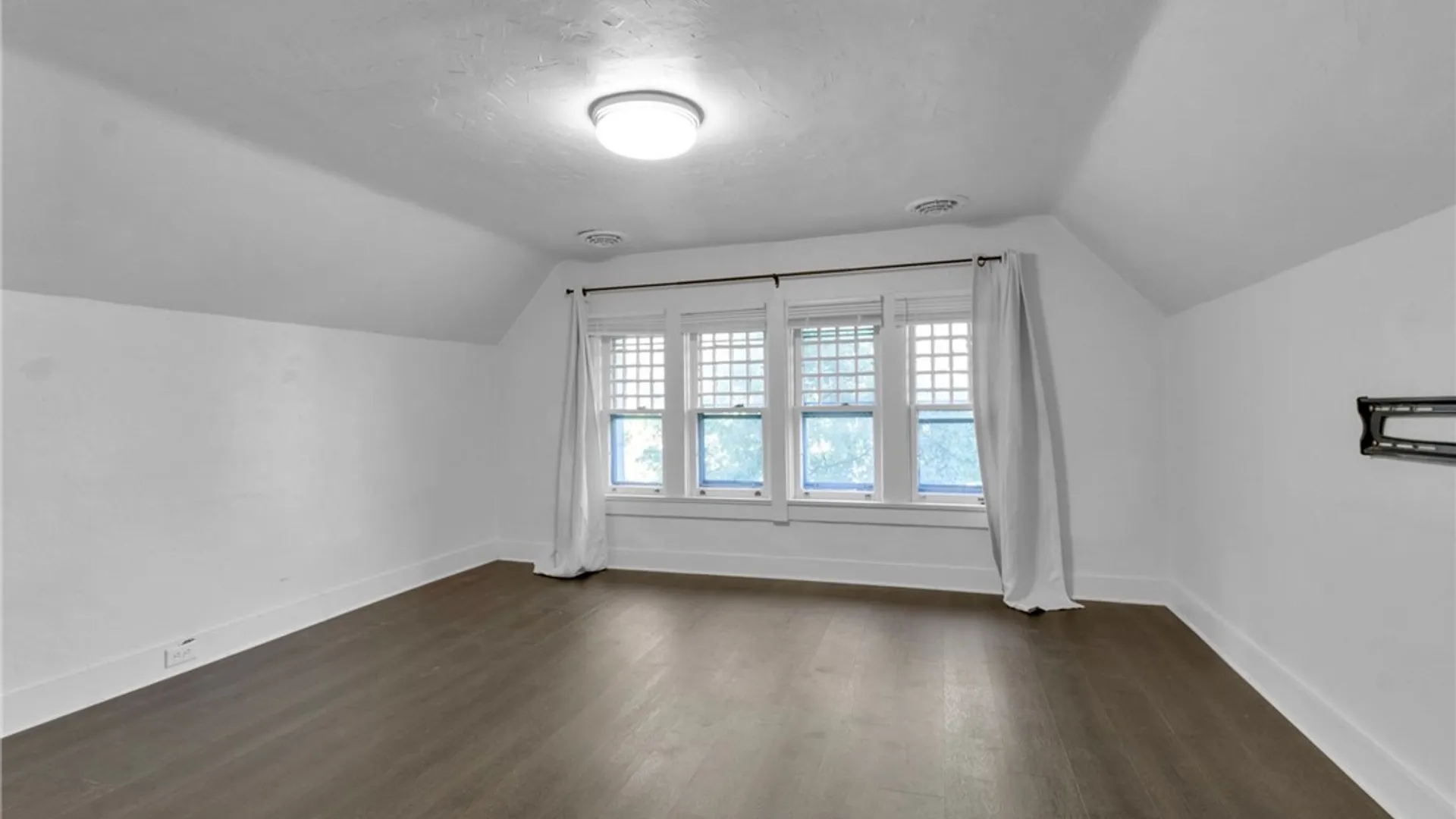 Property at 29 Livingston Street, Buffalo, NY 14213 15