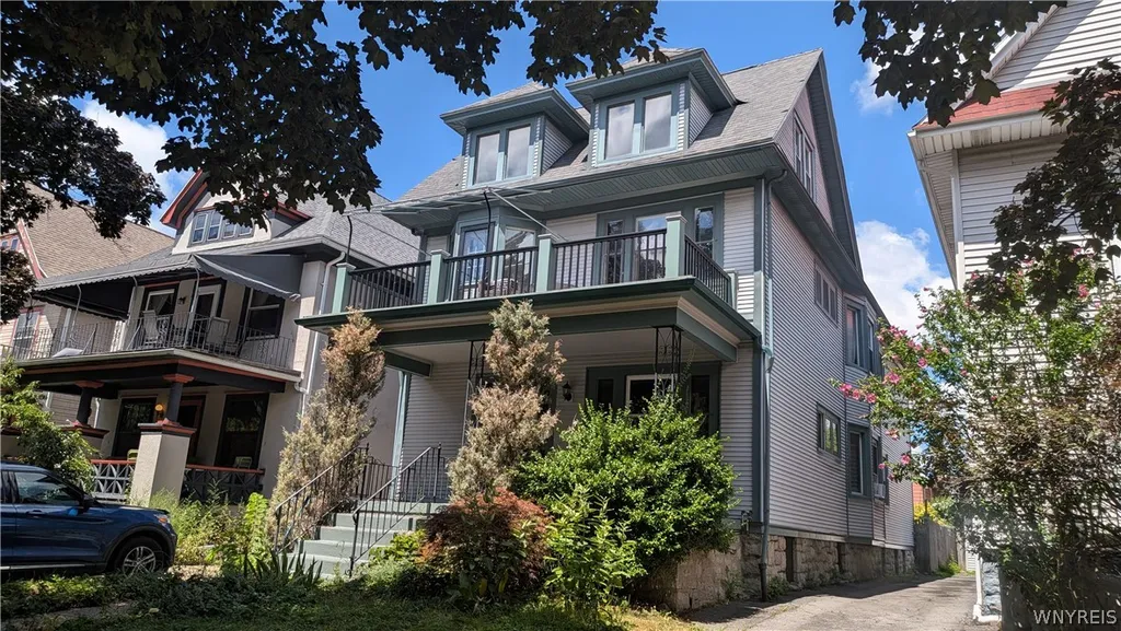 Property at 37 Manchester Place, Buffalo, NY 14213