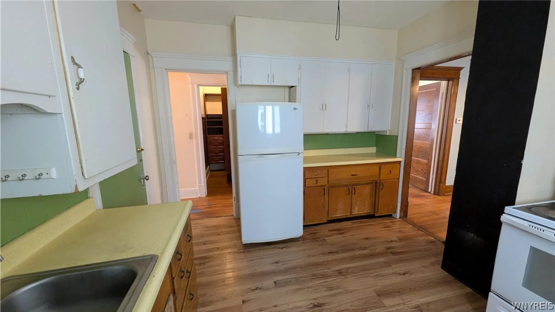 Property at 37 Manchester Place, Buffalo, NY 14213 9