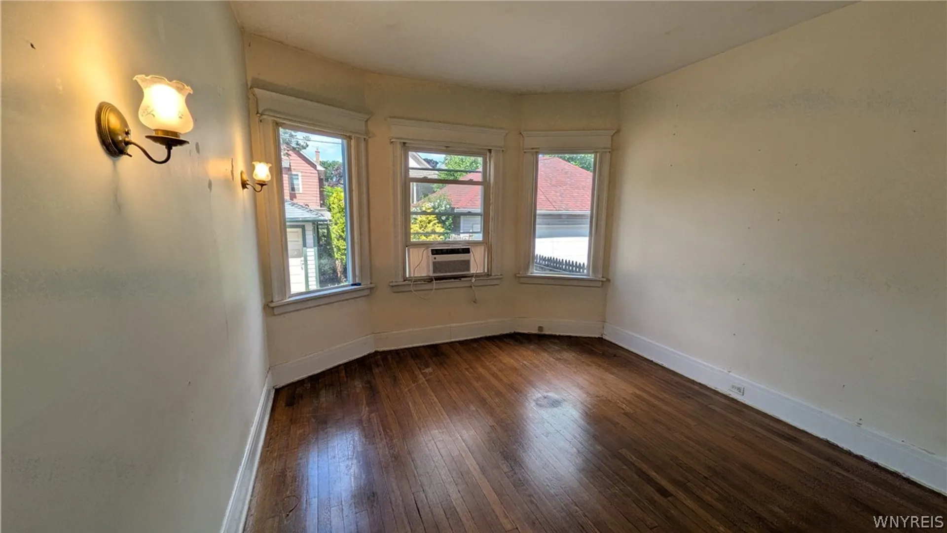 Property at 37 Manchester Place, Buffalo, NY 14213 12