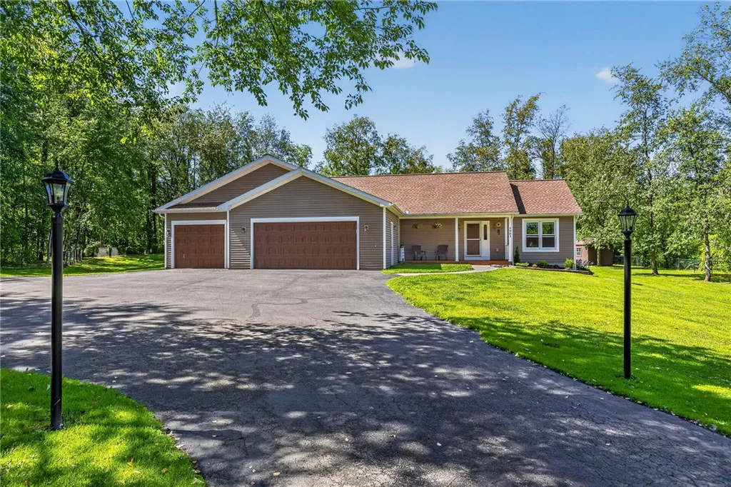 Property at 5983 Pease Road, Williamson, NY 14589