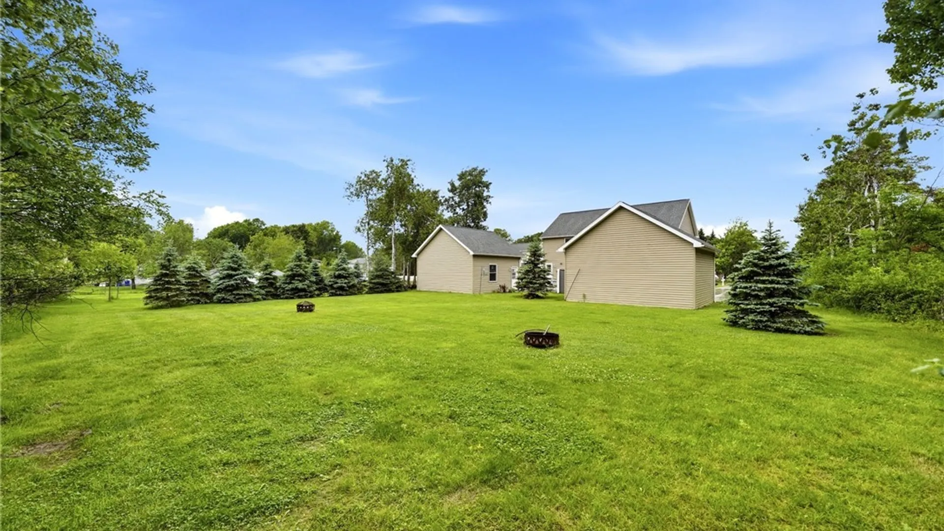 Property at 4615 Brompton Drive, Hamburg, NY 14219 7