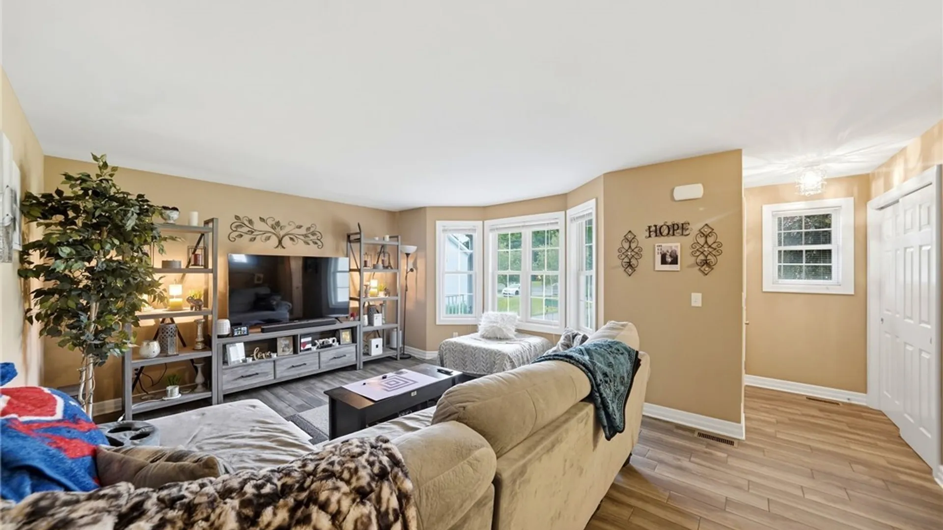 Property at 4615 Brompton Drive, Hamburg, NY 14219 28