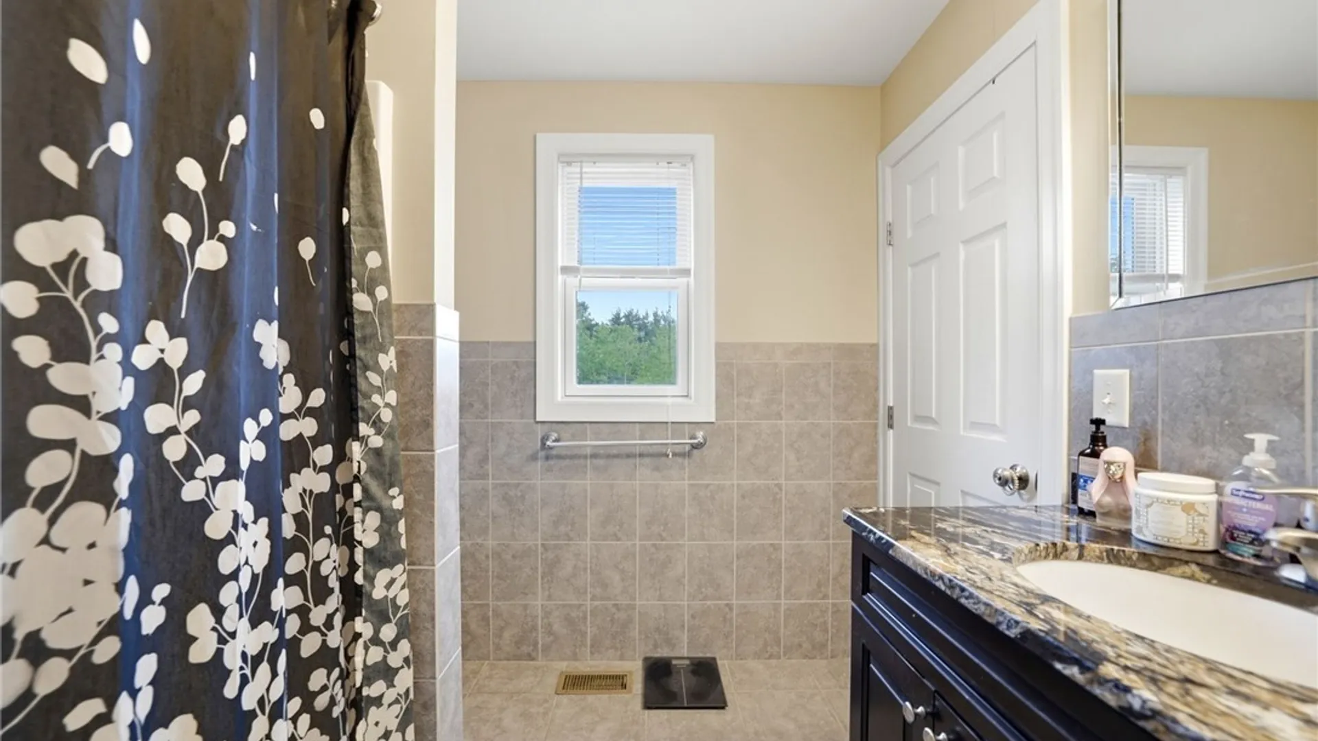 Property at 4615 Brompton Drive, Hamburg, NY 14219 37