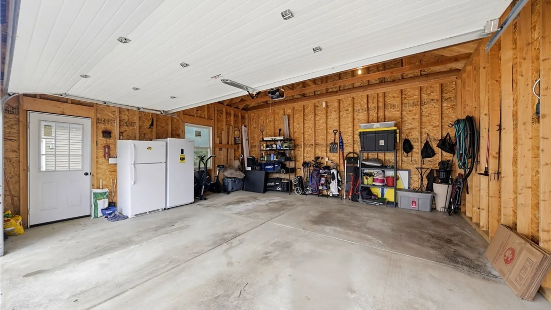 Property at 4615 Brompton Drive, Hamburg, NY 14219 40