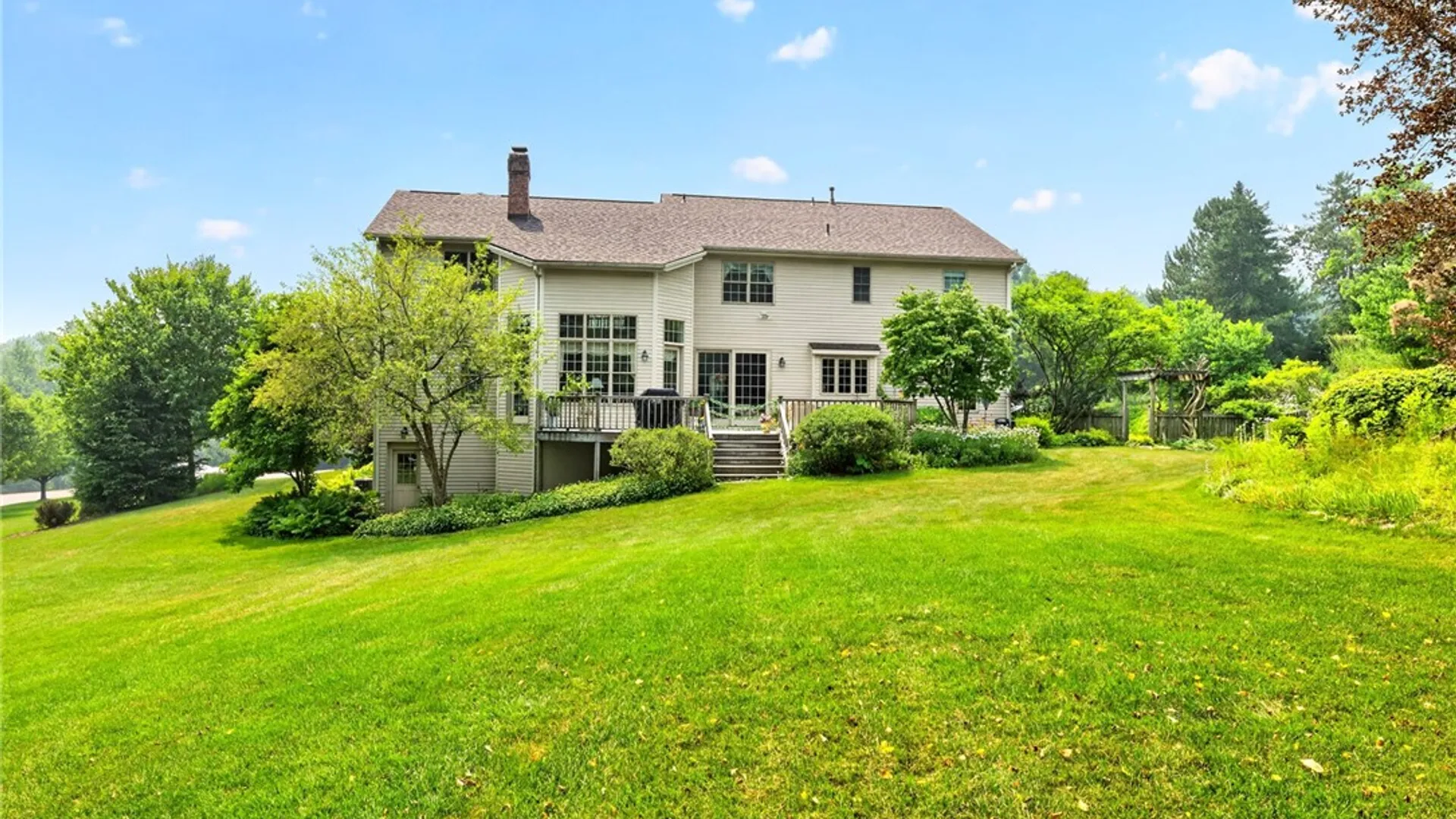Property at 18 Sunrise Park, Pittsford, NY 14534 37