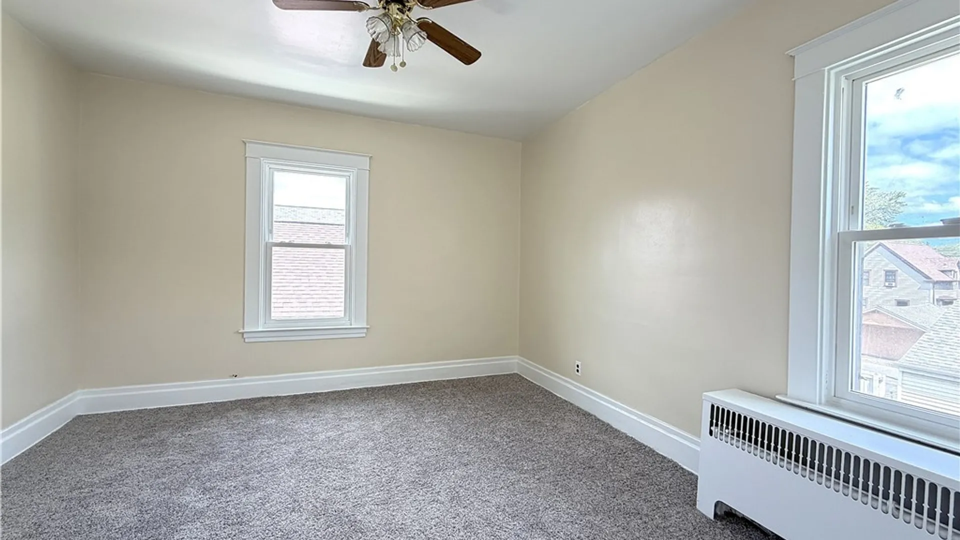 Property at 2486 Pierce Avenue, Niagara Falls, NY 14301 5