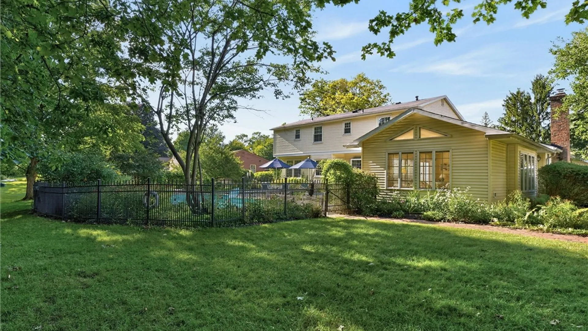Property at 103 Stuyvesant Road, Pittsford, NY 14534 3