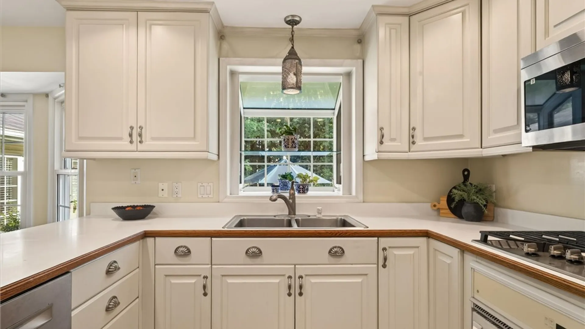 Property at 103 Stuyvesant Road, Pittsford, NY 14534 11