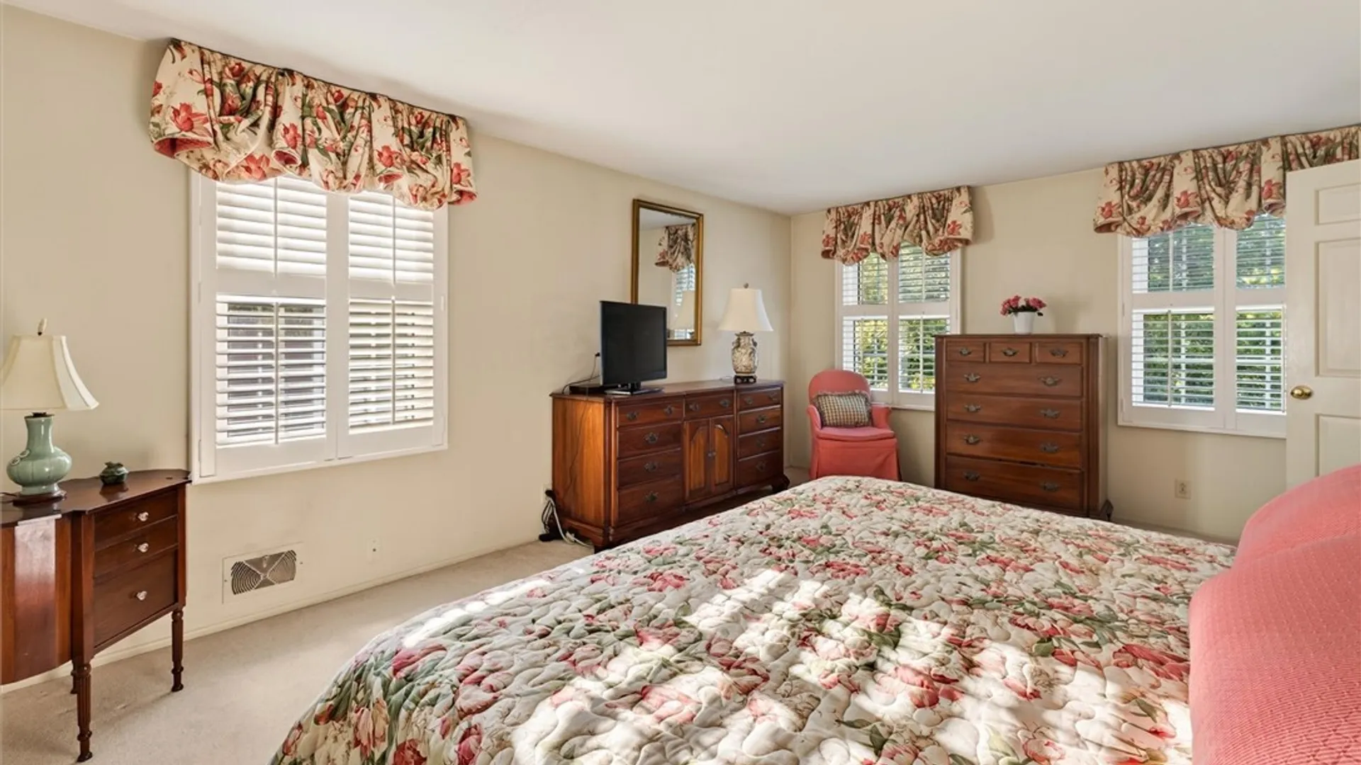 Property at 103 Stuyvesant Road, Pittsford, NY 14534 21