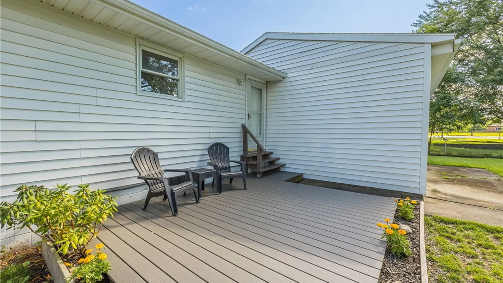 Property at 93 Vollmer Pkwy, Henrietta, NY 14623 27