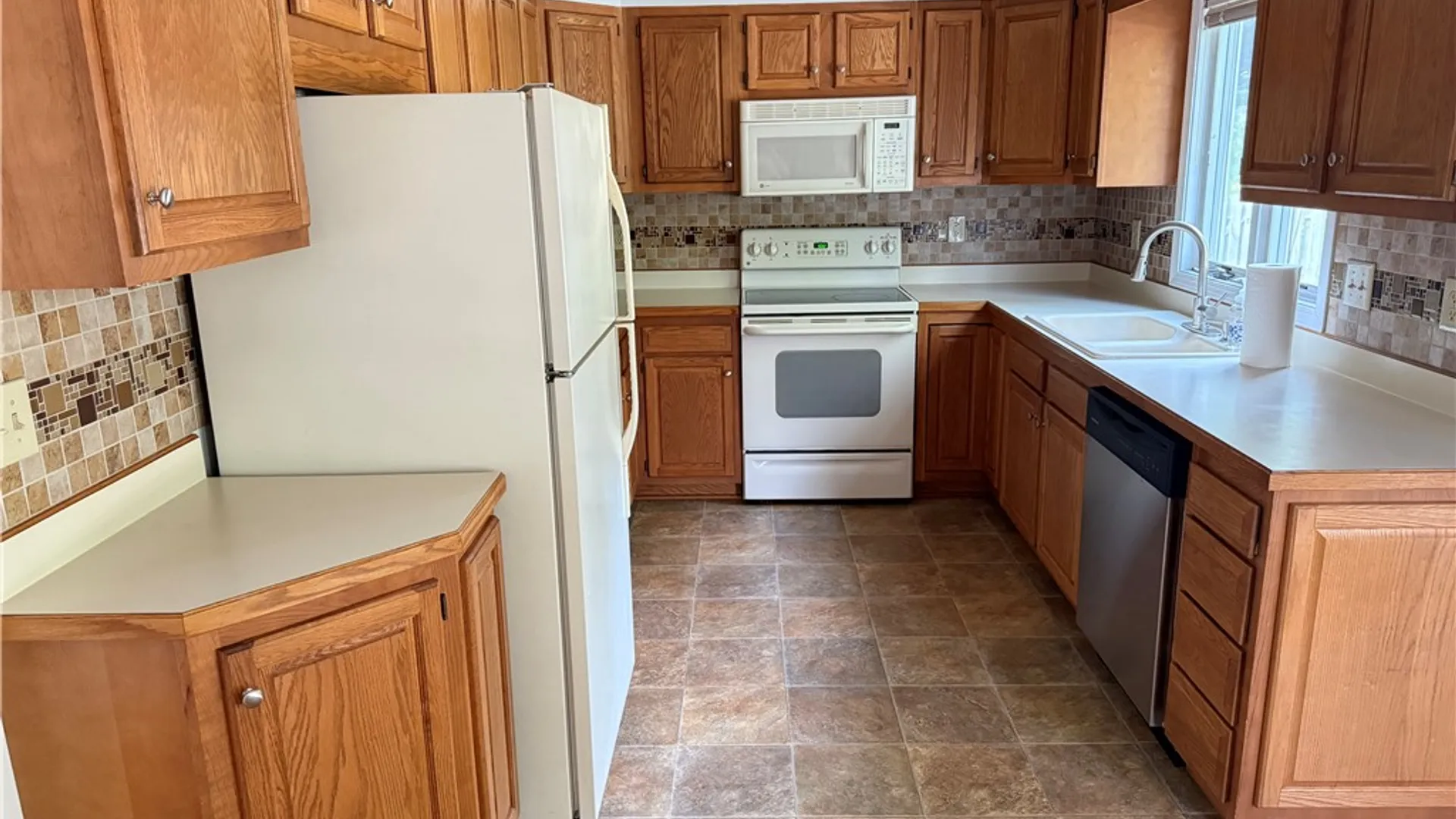 Property at 9 Wisteria Lane, Irondequoit, NY 14617 6