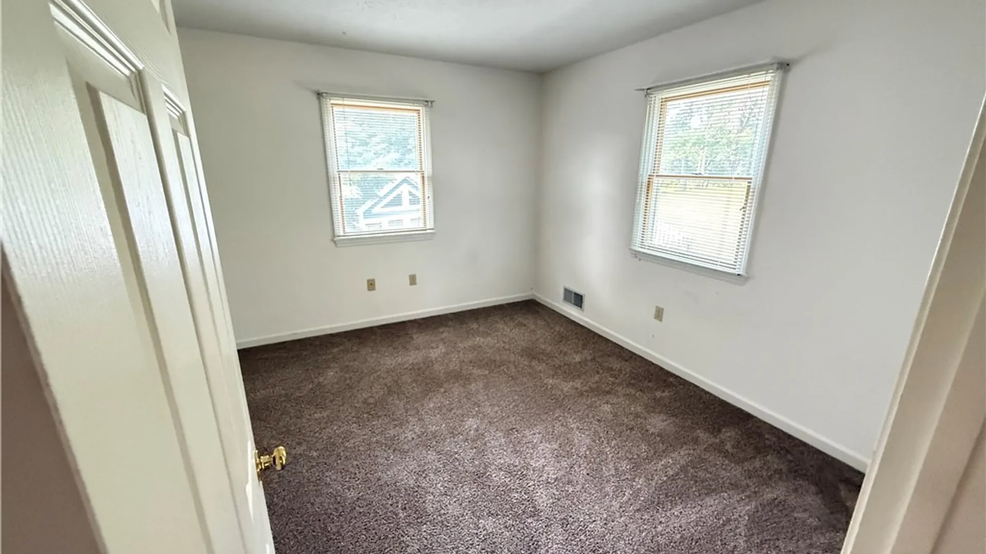 Property at 9 Wisteria Lane, Irondequoit, NY 14617 17