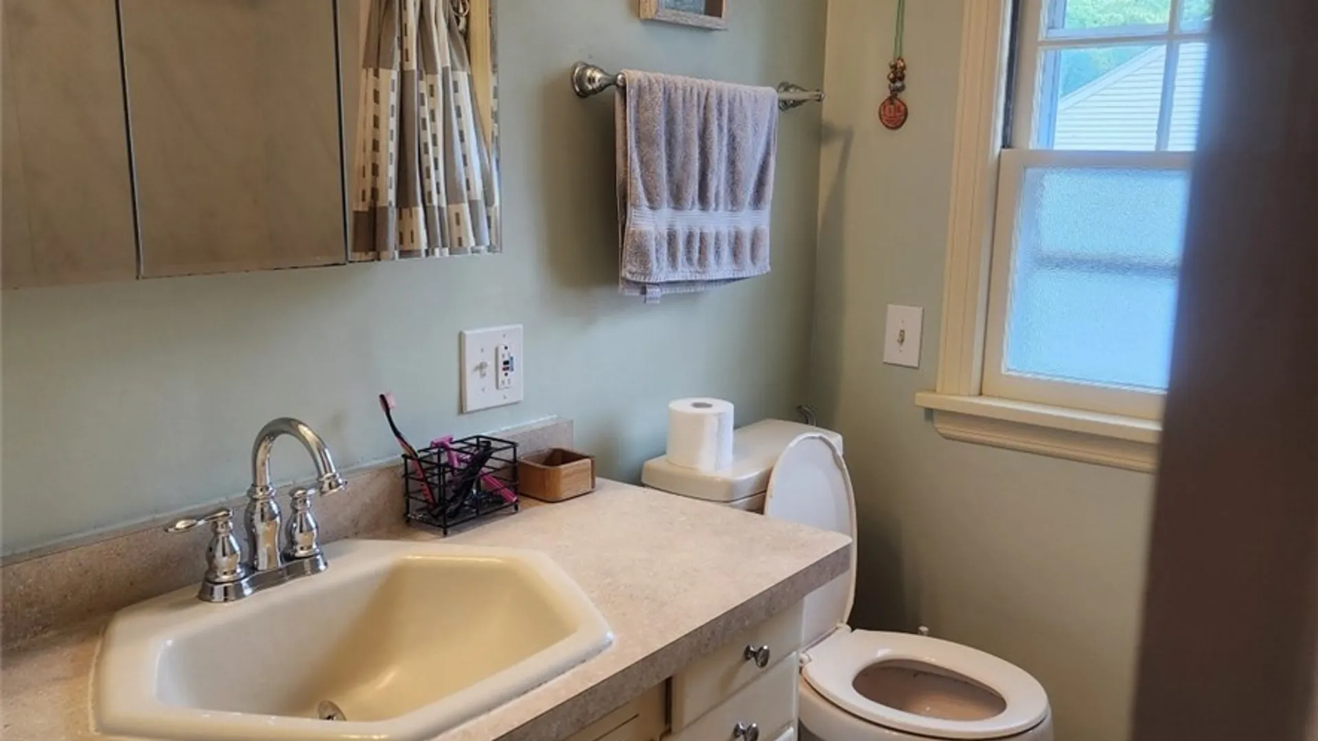 Property at 153 Pinecrest Drive, Irondequoit, NY 14617 25