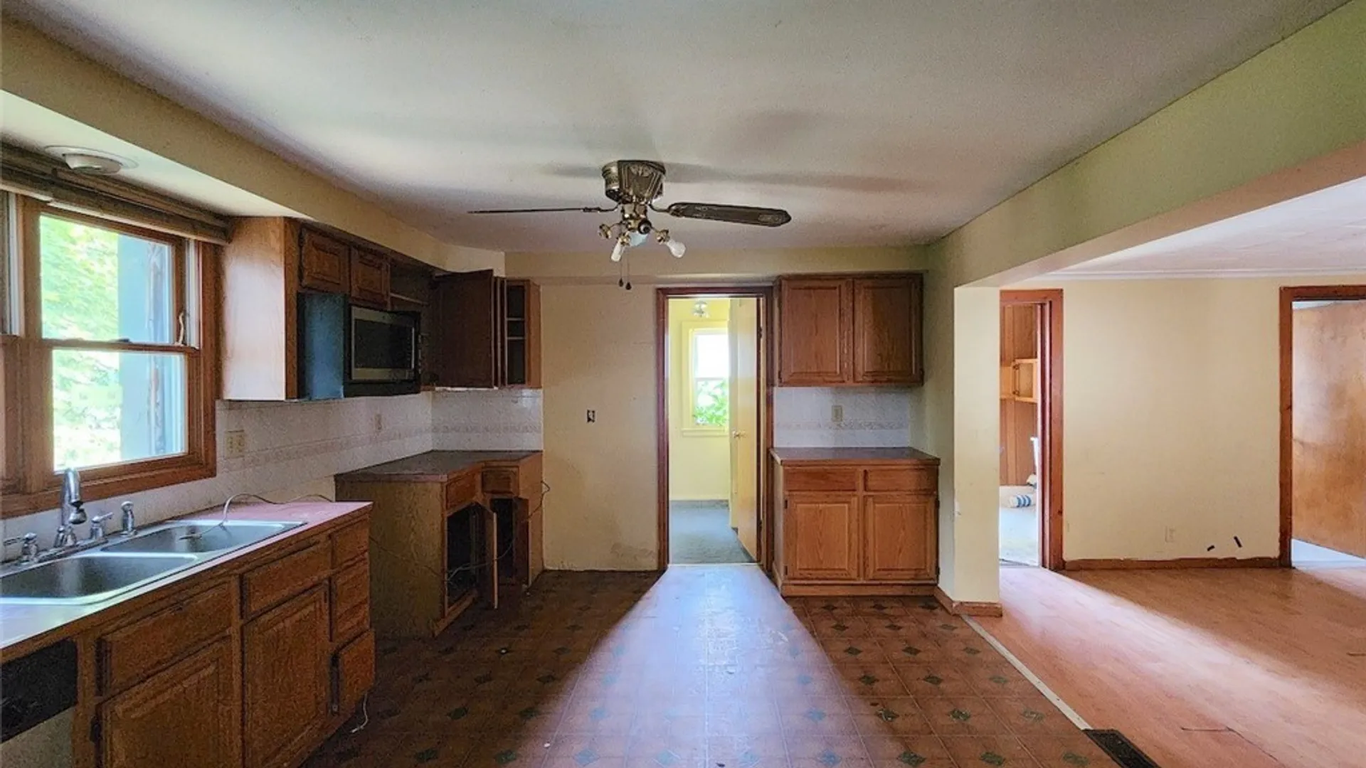Property at 823 Lemoyne Avenue, Syracuse, NY 13208 5