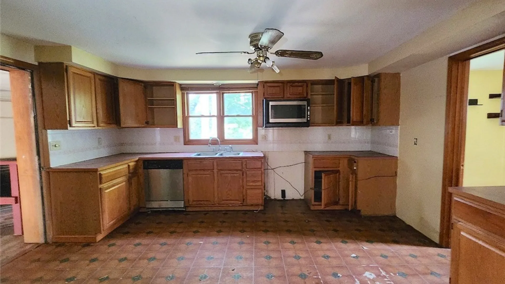 Property at 823 Lemoyne Avenue, Syracuse, NY 13208 6