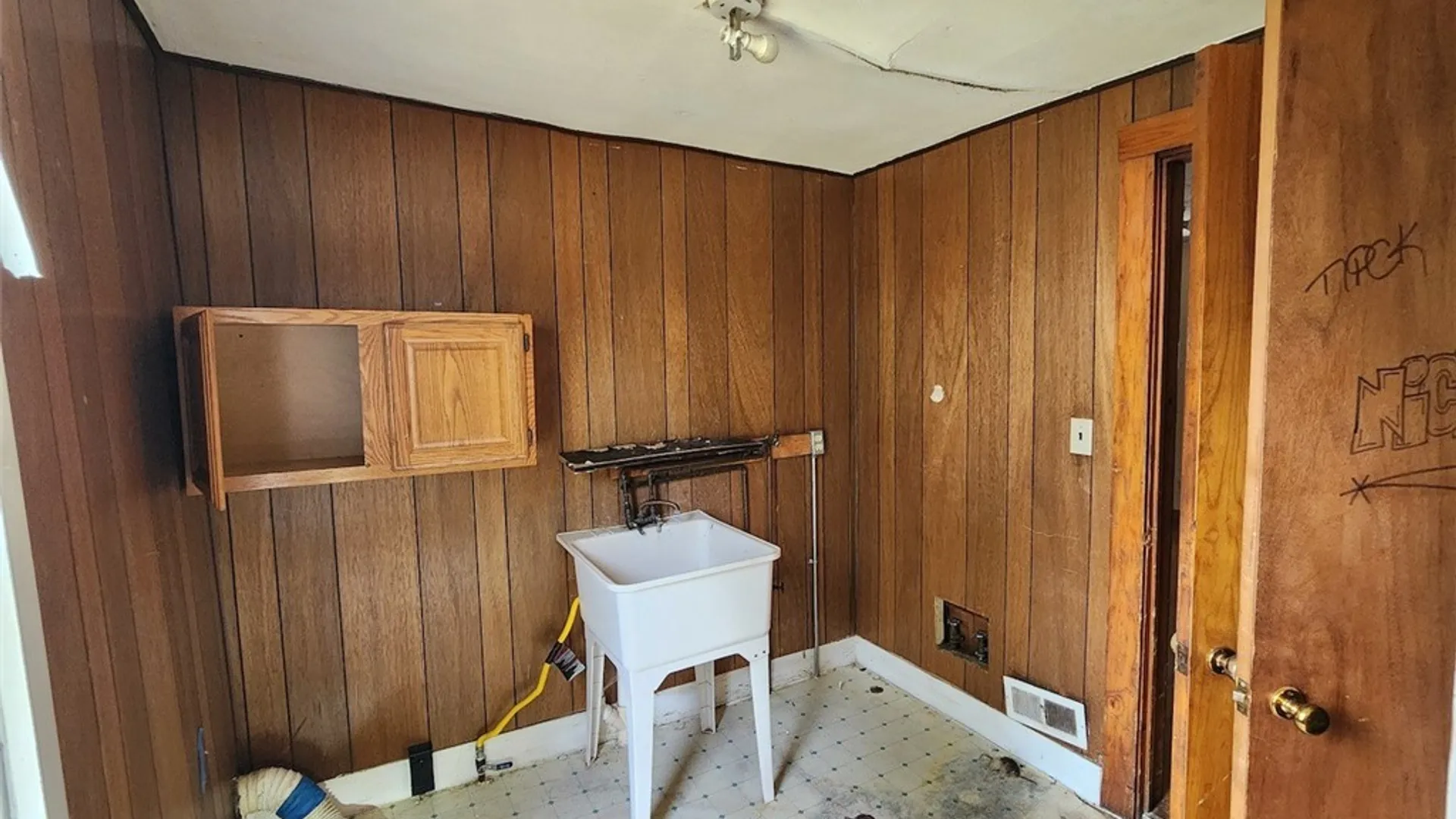 Property at 823 Lemoyne Avenue, Syracuse, NY 13208 8