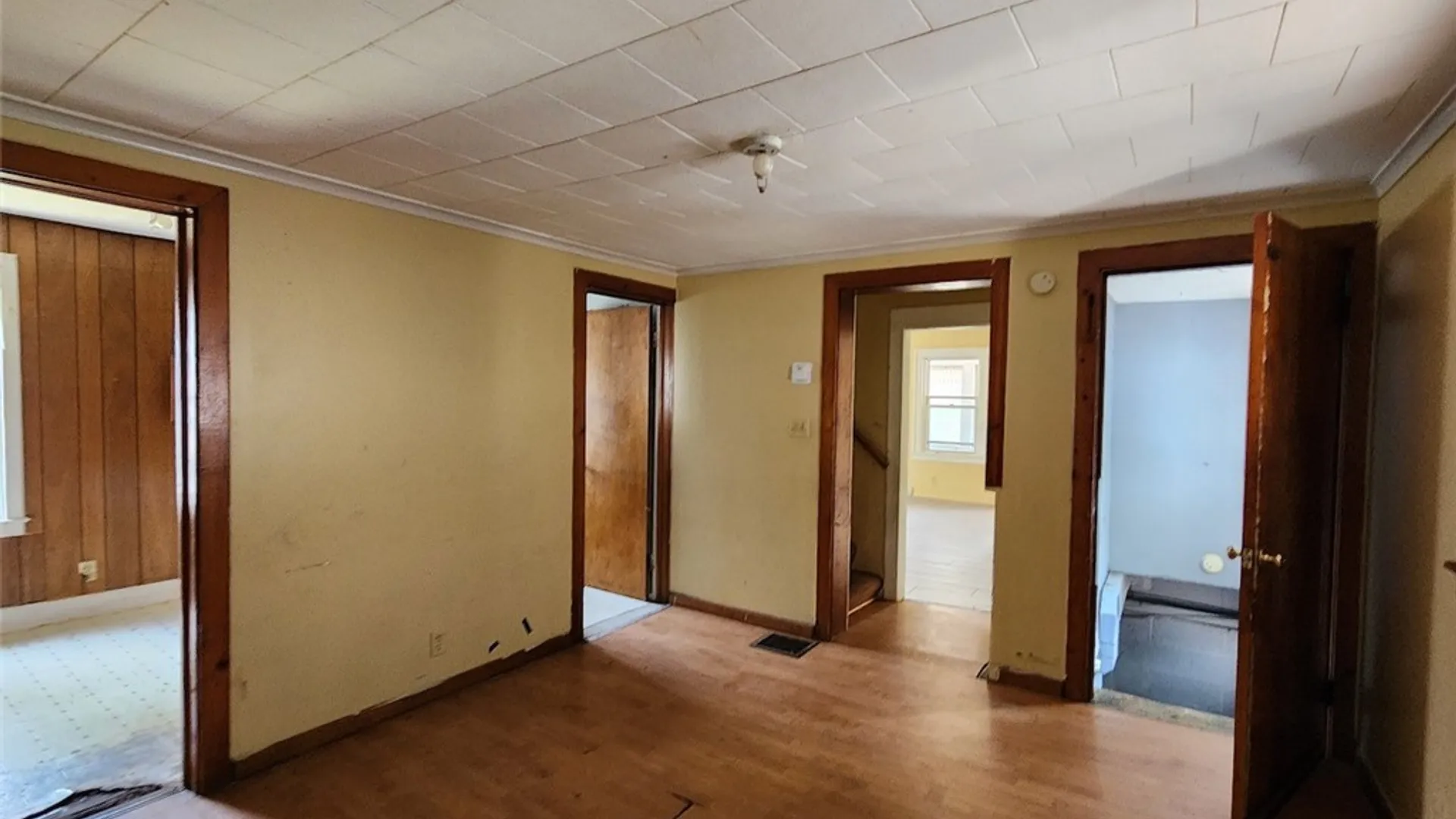 Property at 823 Lemoyne Avenue, Syracuse, NY 13208 9