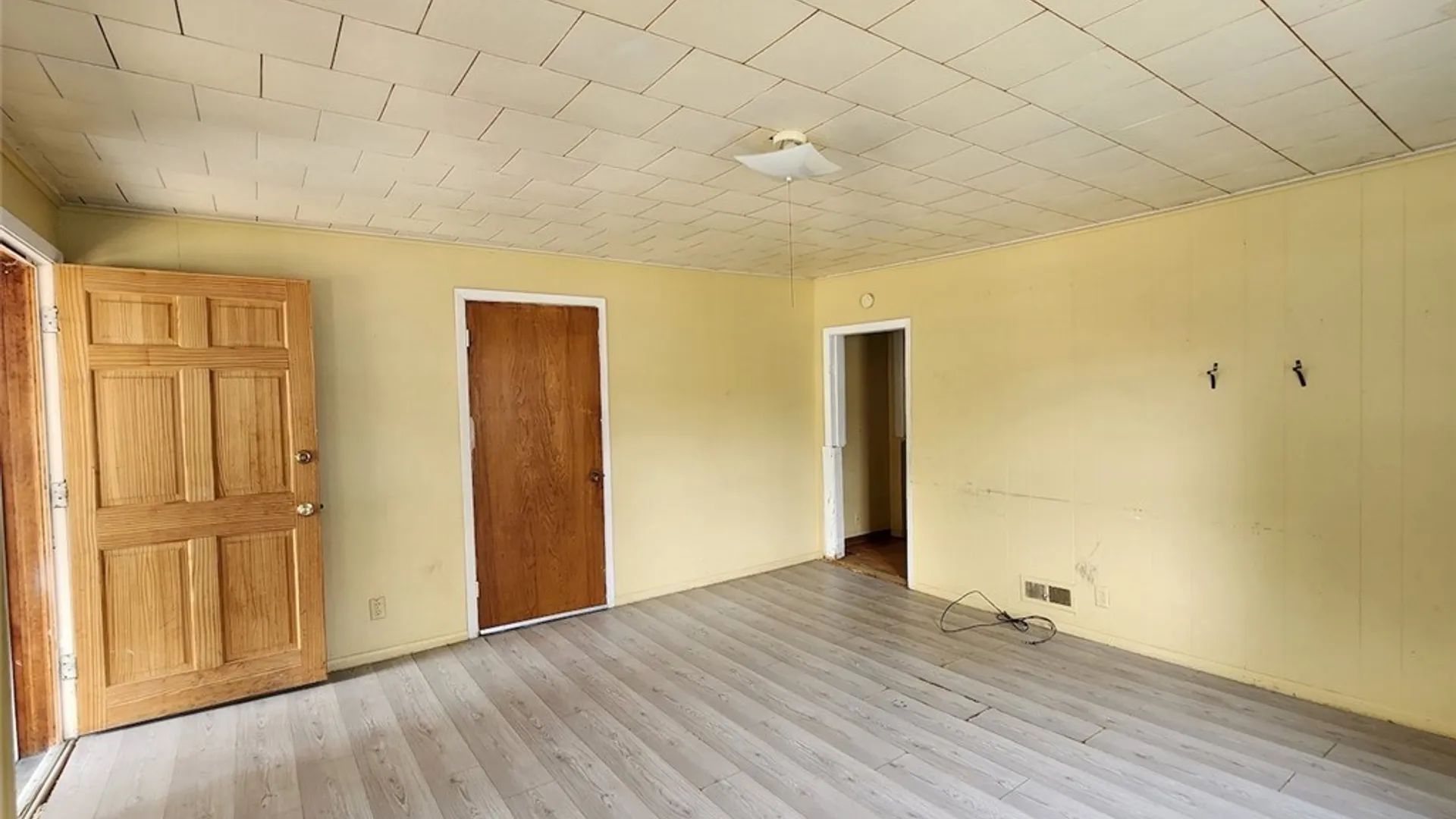 Property at 823 Lemoyne Avenue, Syracuse, NY 13208 12