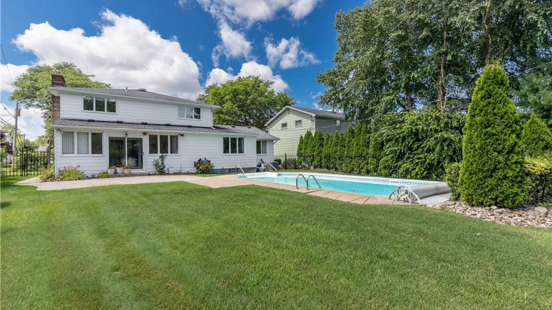 Property at 49 Rosewood Drive, Amherst, NY 14221 4