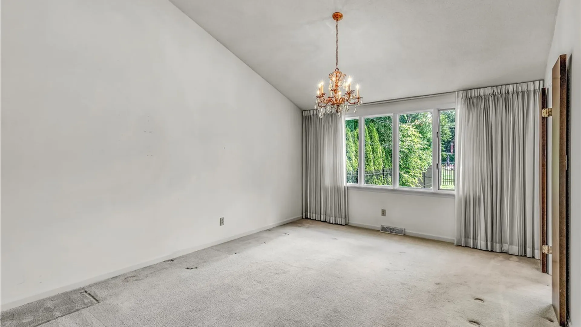 Property at 49 Rosewood Drive, Amherst, NY 14221 11