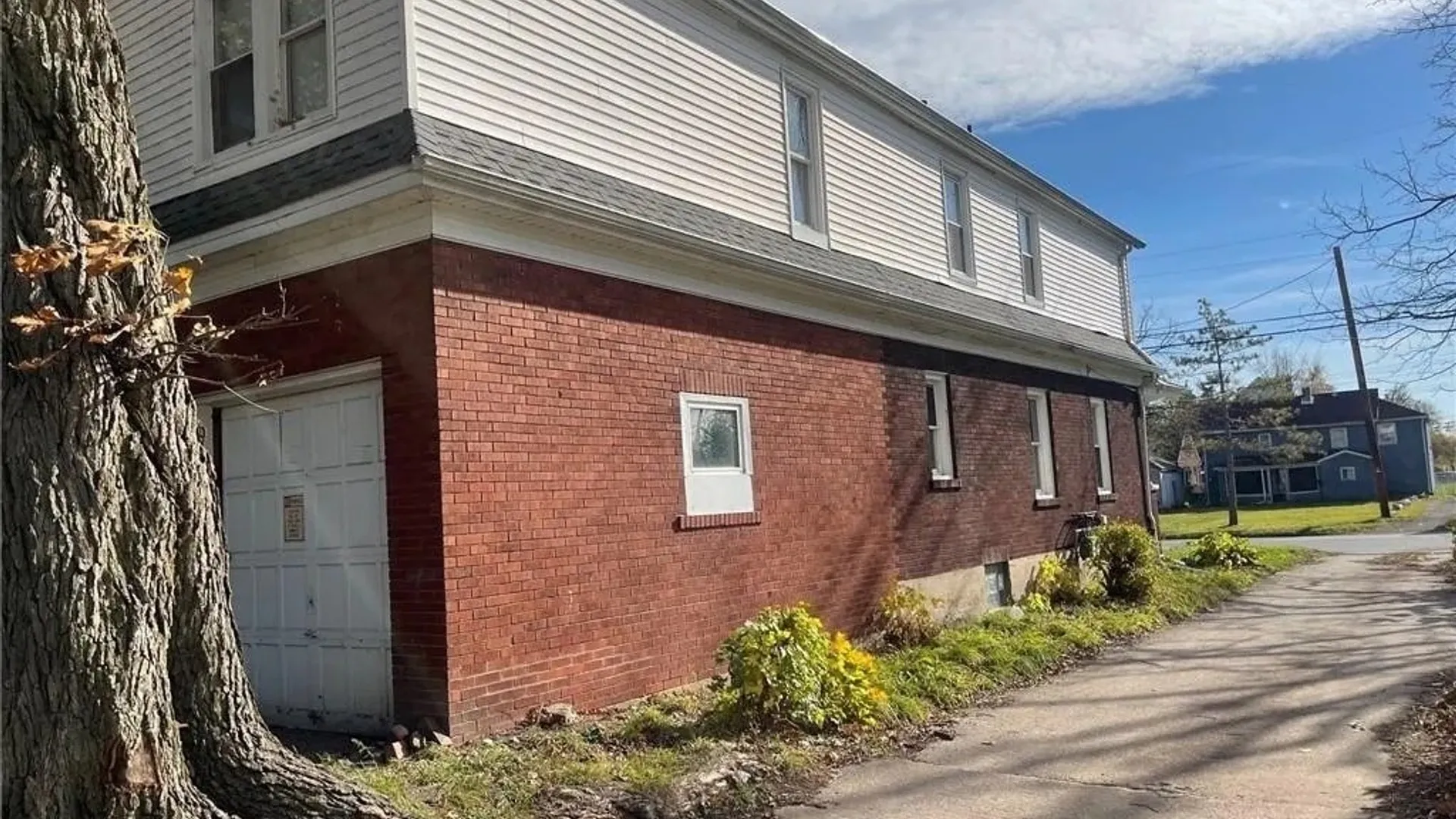 Property at 2710 Monroe Avenue, Niagara Falls, NY 14303 4