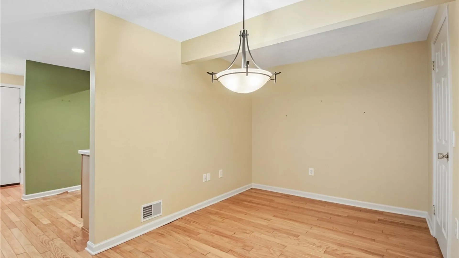 Property at 26 Great Wood Court, Perinton, NY 14450 7