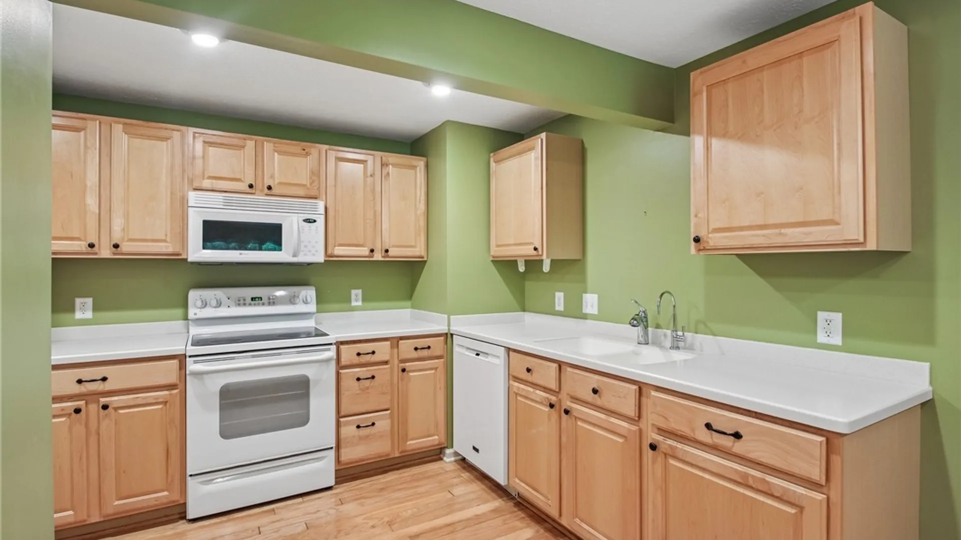 Property at 26 Great Wood Court, Perinton, NY 14450 11