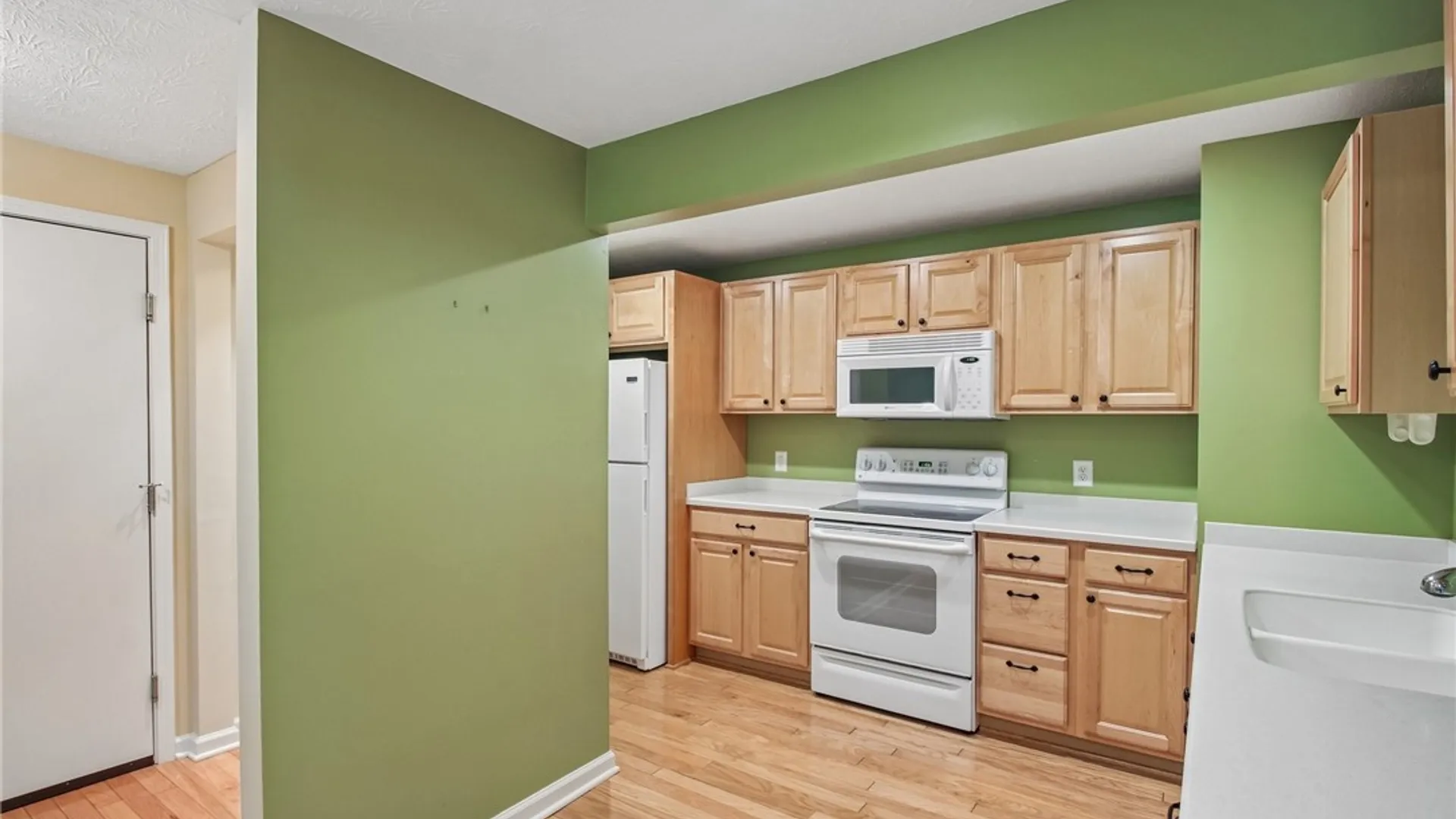 Property at 26 Great Wood Court, Perinton, NY 14450 12