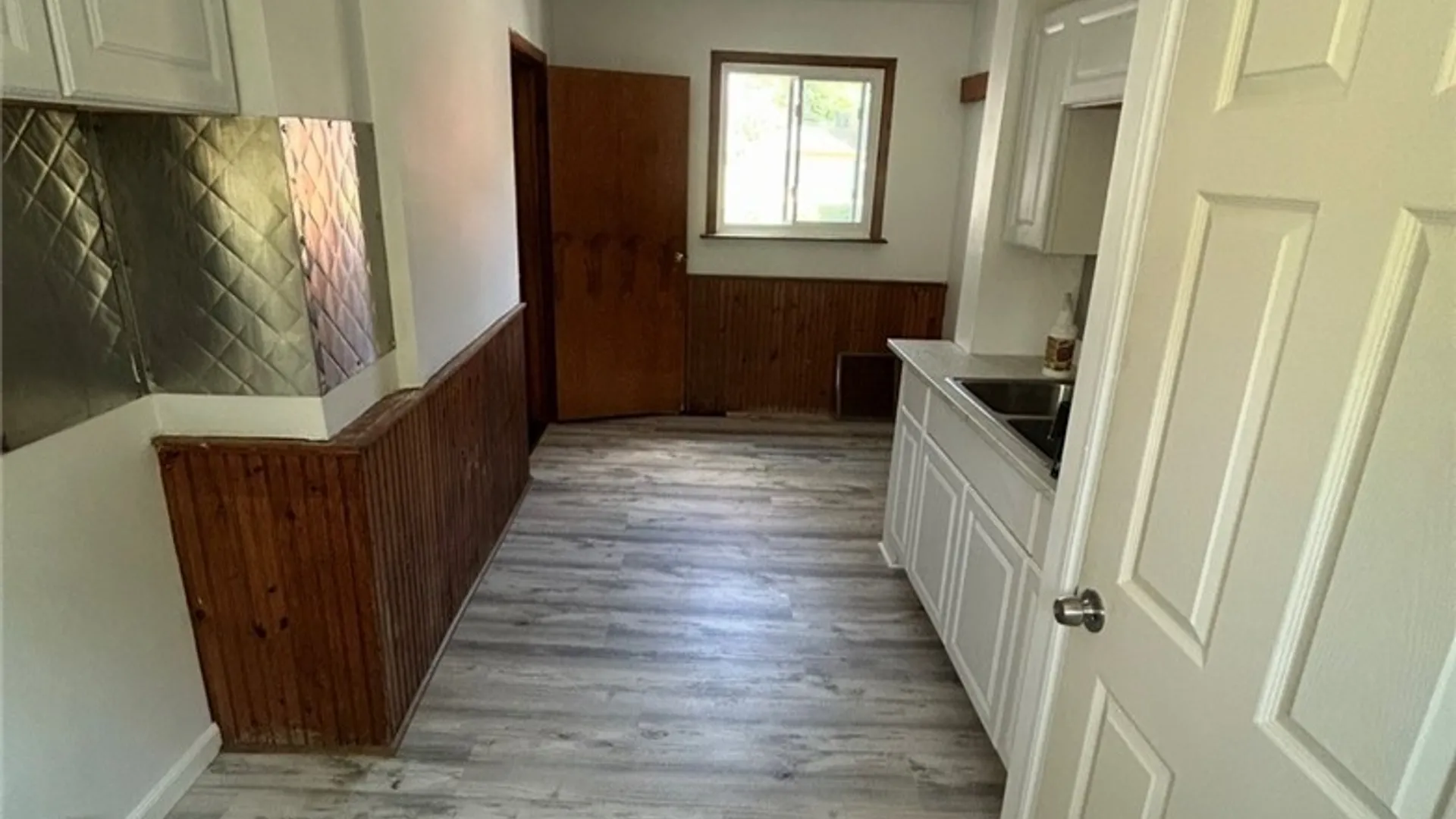 Property at 173 Hedley Place, Buffalo, NY 14208 5