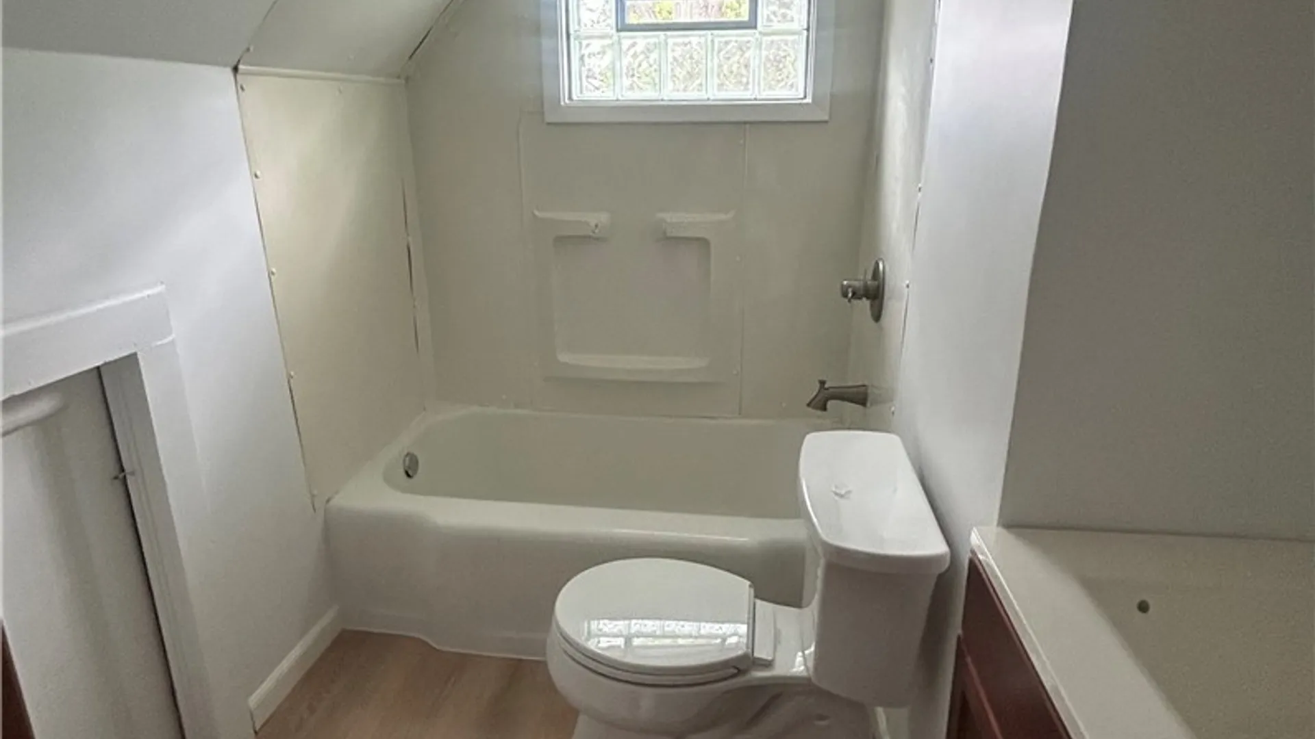 Property at 173 Hedley Place, Buffalo, NY 14208 12