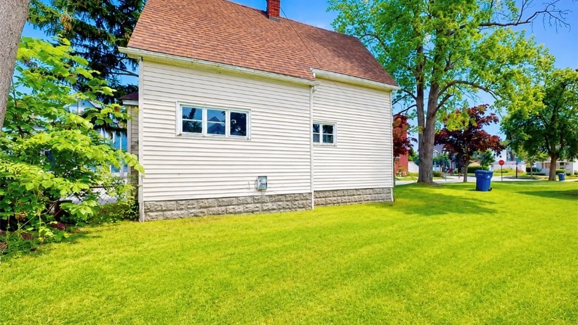 Property at 173 Hedley Place, Buffalo, NY 14208 4