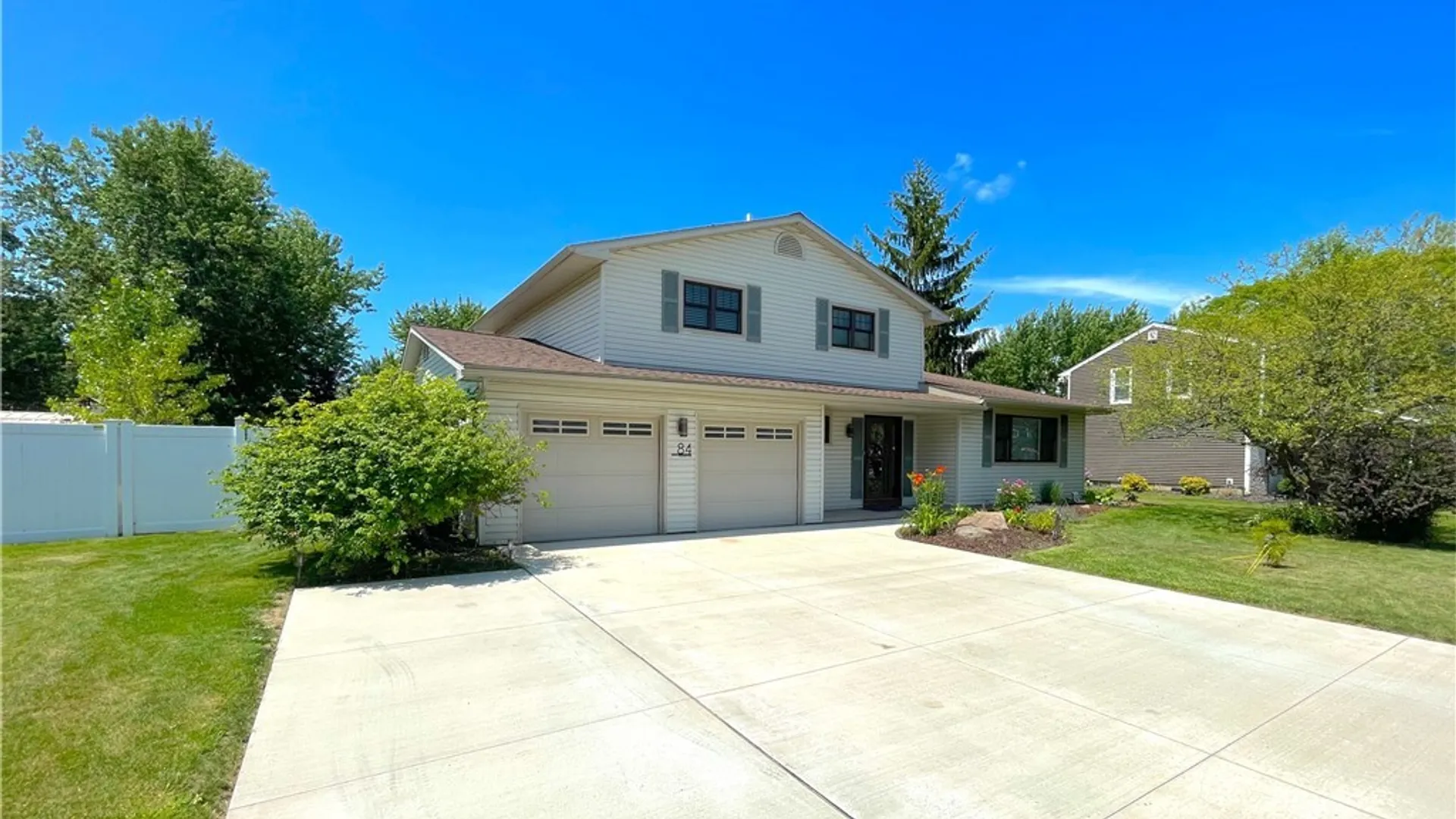 Property at 84 Regency Drive, Grand Island, NY 14072 4
