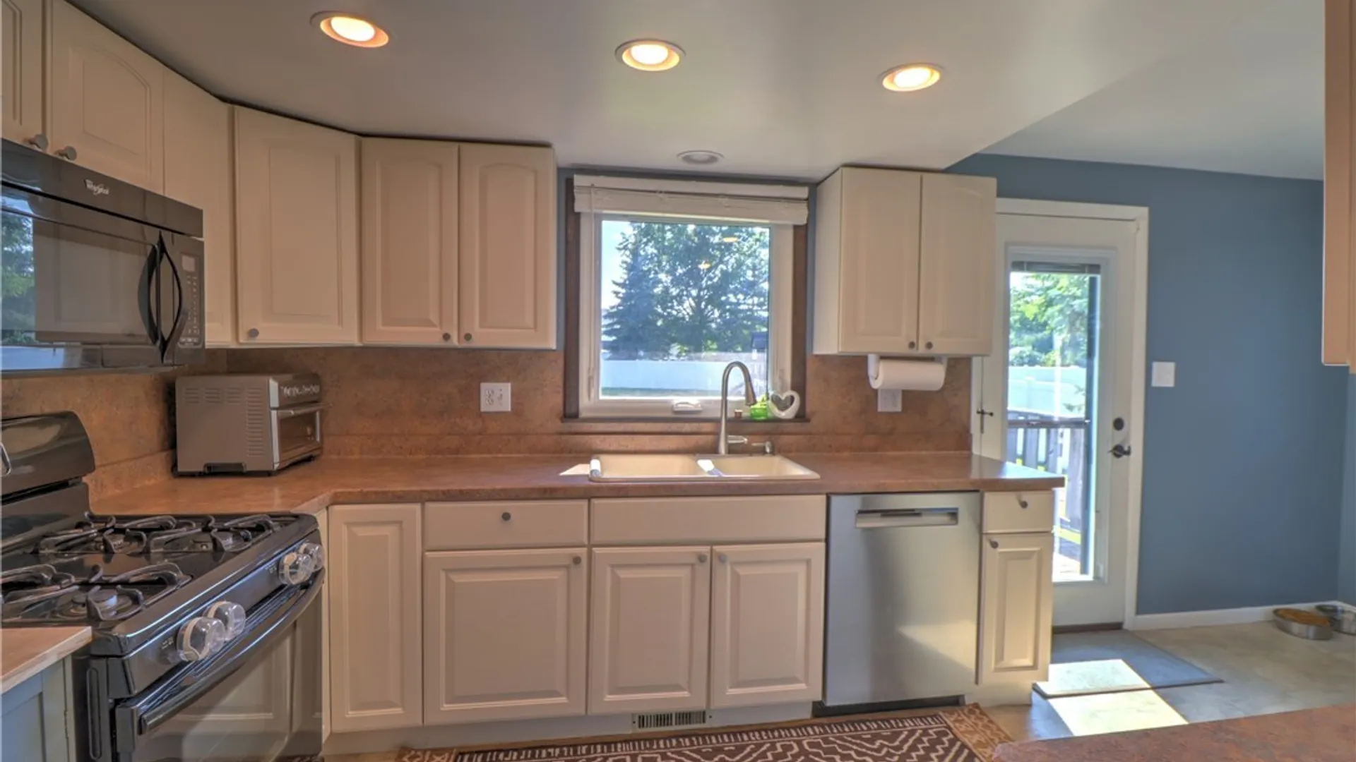 Property at 84 Regency Drive, Grand Island, NY 14072 14