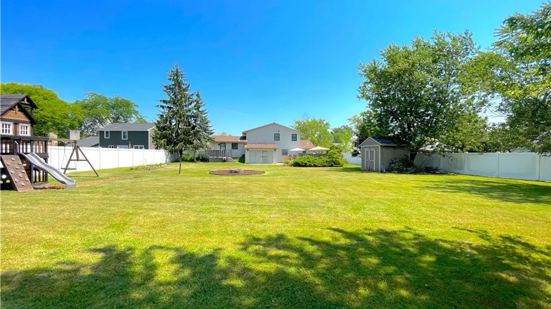 Property at 84 Regency Drive, Grand Island, NY 14072 45