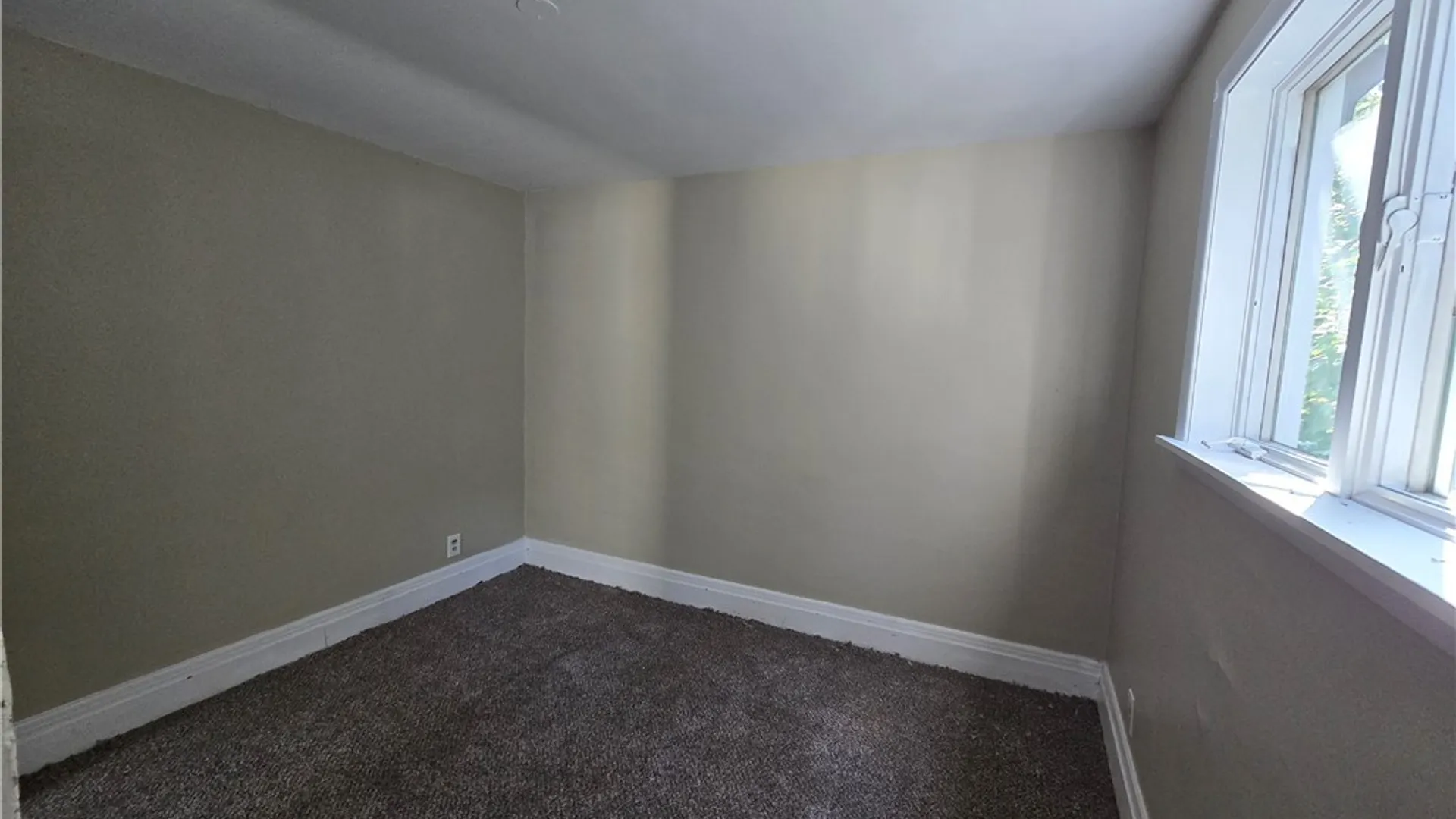 Property at 1869 Cleveland Avenue, Niagara Falls, NY 14305 20