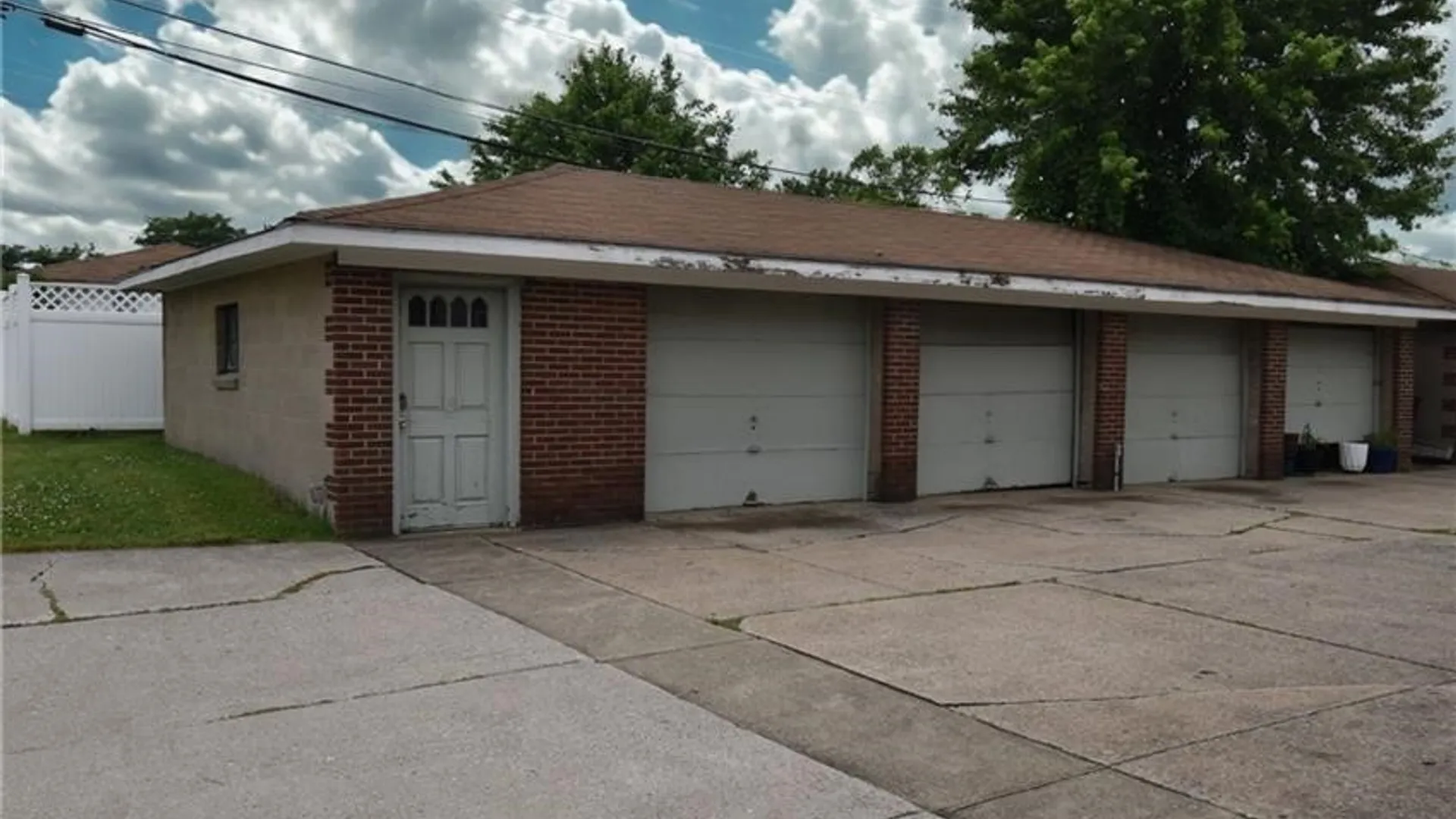 Property at 28 Mallory Road, Tonawanda, NY 14150 14