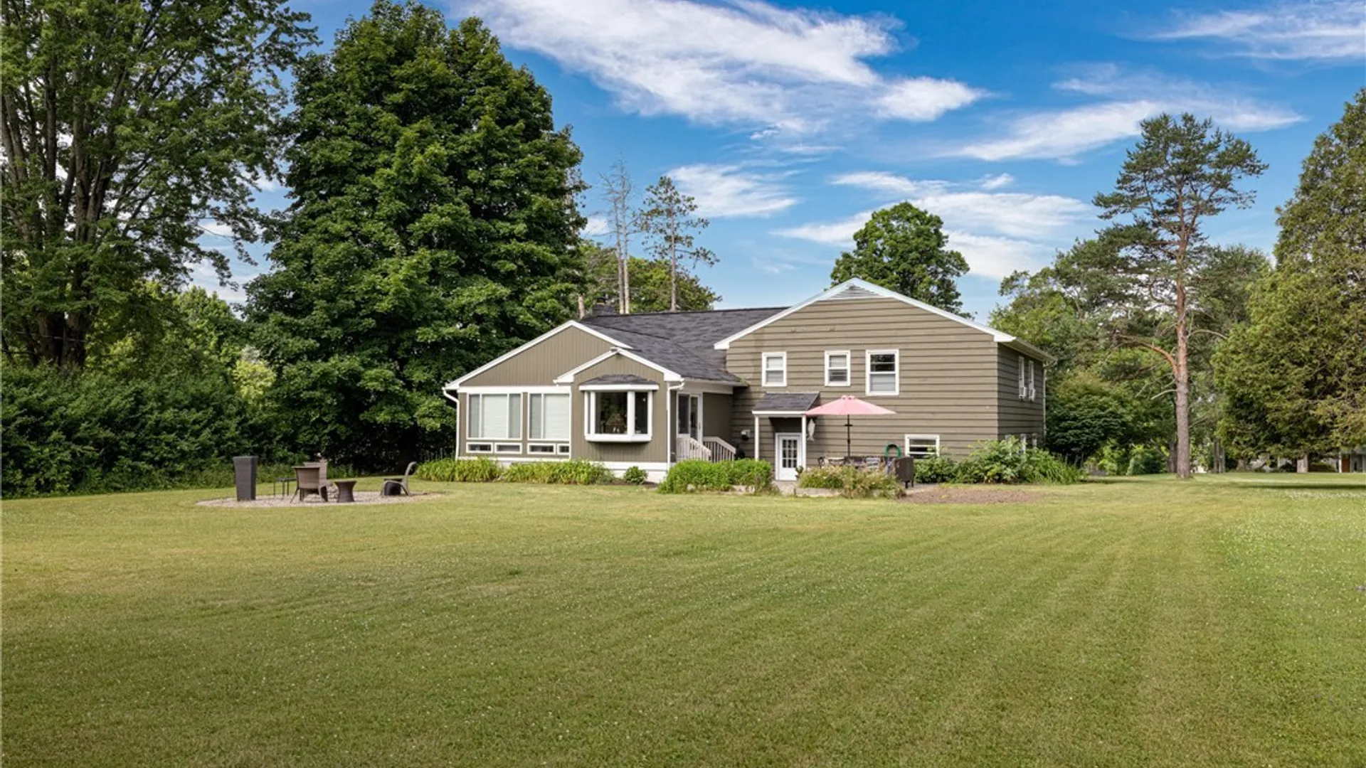 Property at 105 E Lake Street, Skaneateles, NY 13152 4