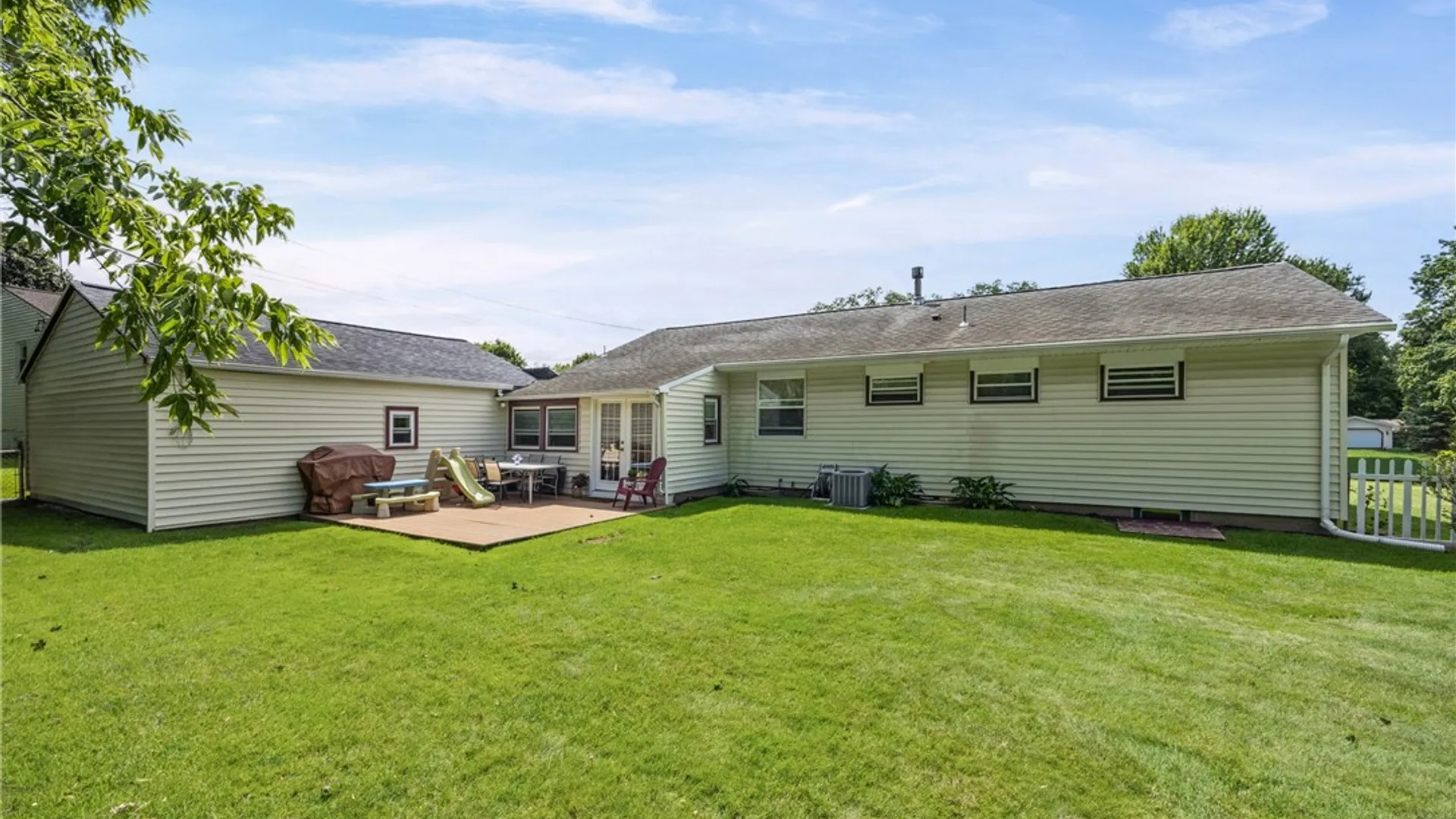 Property at 72 Coronet Rd, Henrietta, NY 14623 42