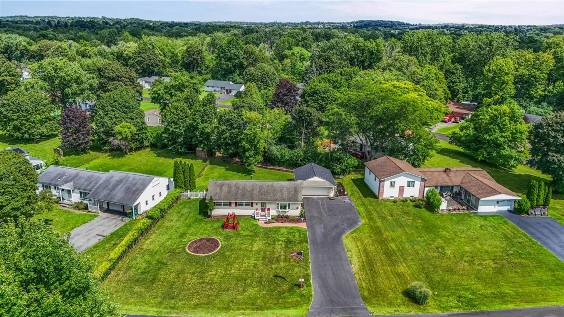 Property at 72 Coronet Rd, Henrietta, NY 14623 45