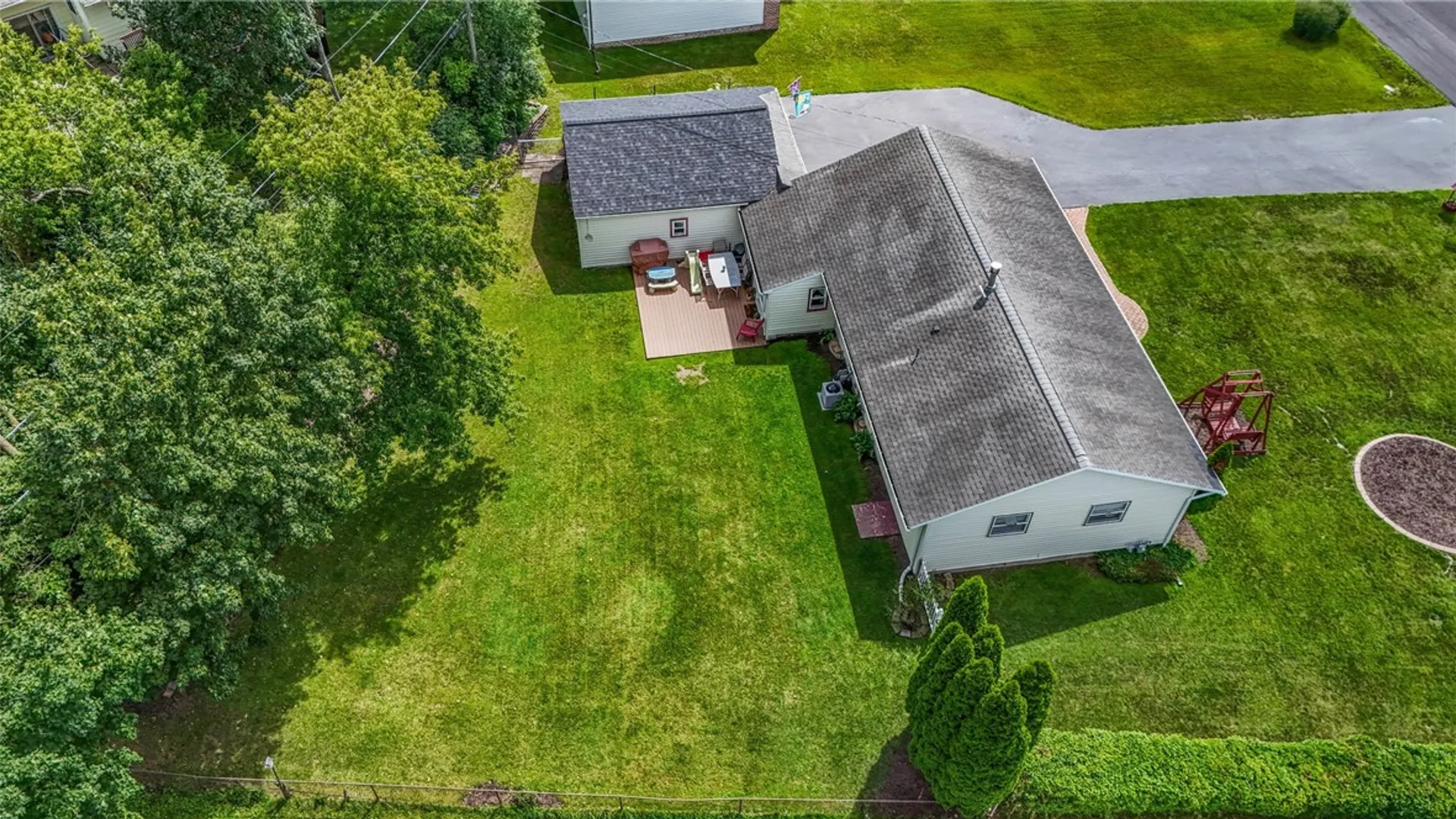 Property at 72 Coronet Rd, Henrietta, NY 14623 46