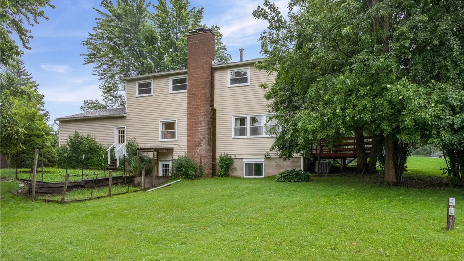 Property at 105 Green Clover Drive, Henrietta, NY 14467 39