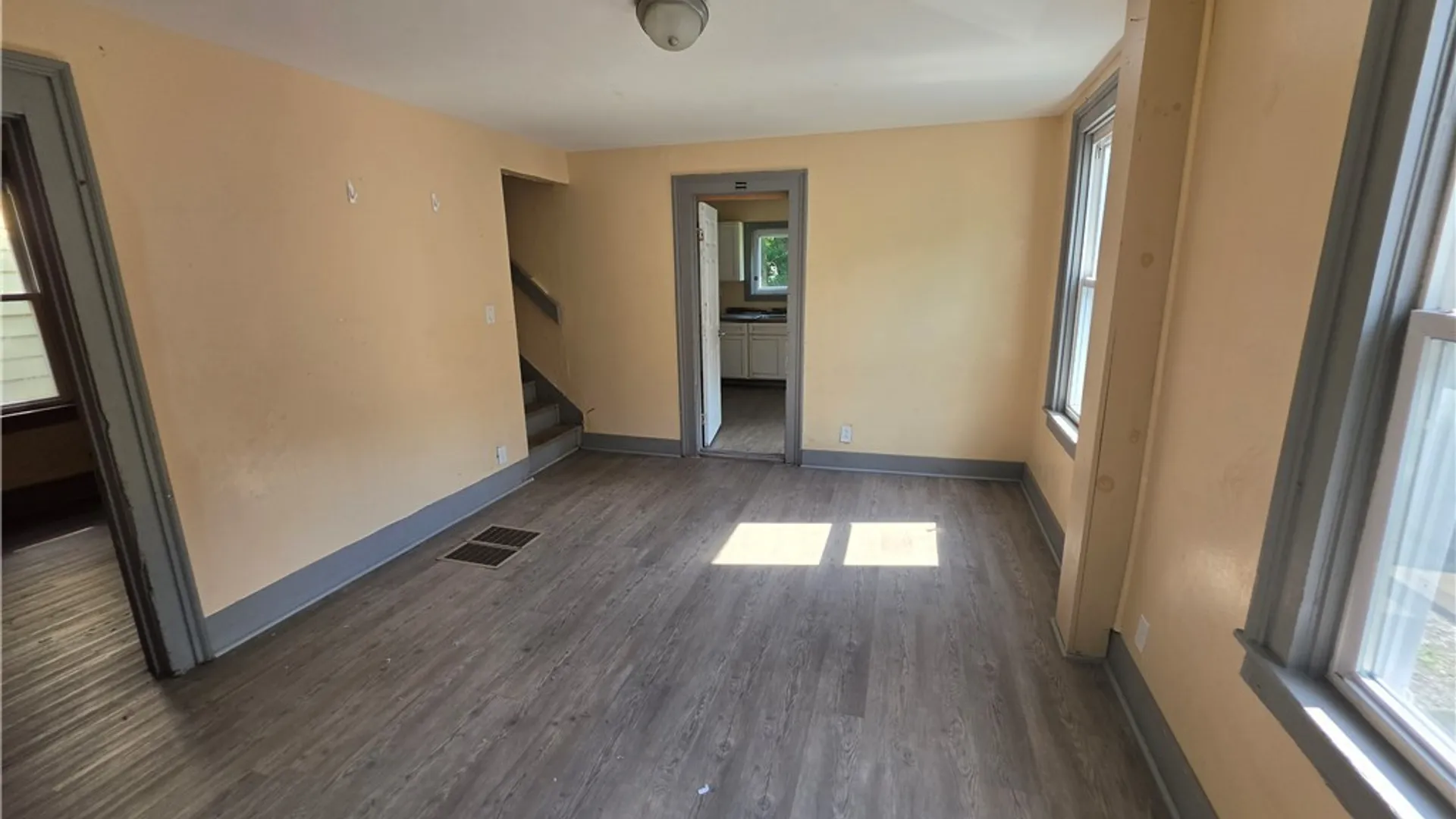 Property at 449 W Ostrander Avenue, Syracuse, NY 13205 4