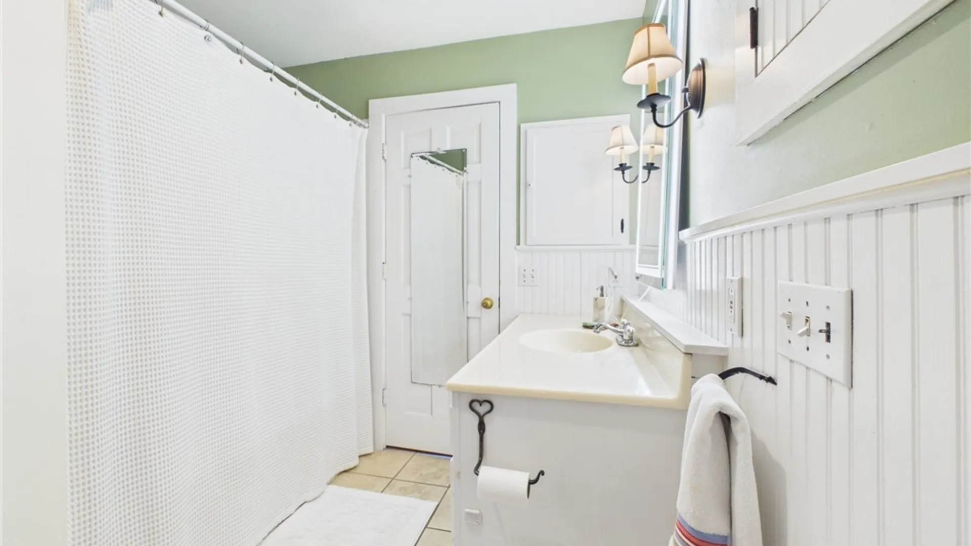 Property at 33 N Ellicott Street, Amherst, NY 14221 33